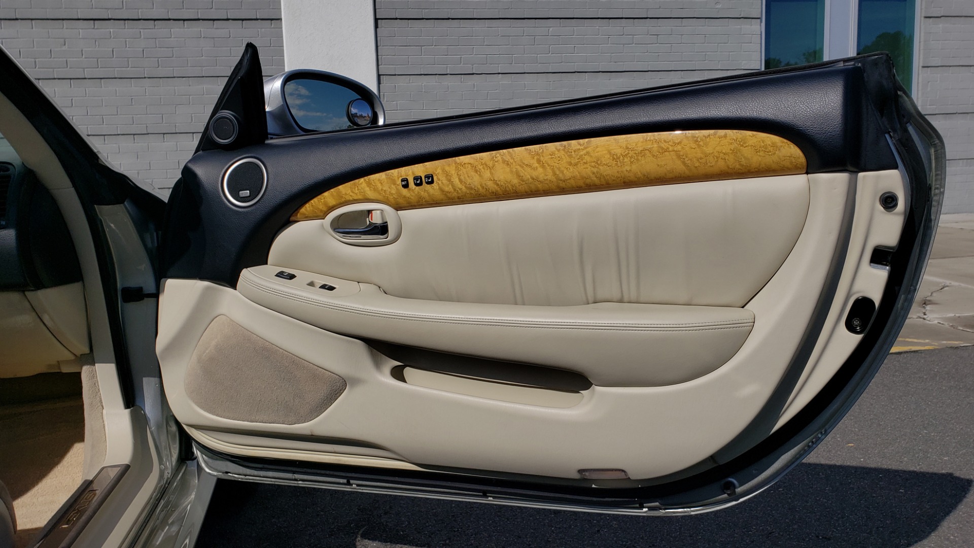 Used 2004 Lexus SC 430 CONVERTIBLE / 4.3L V8 / 5-SPD AUTO / MARK LEVINSON / 18IN WHEELS for sale Sold at Formula Imports in Charlotte NC 28227 64