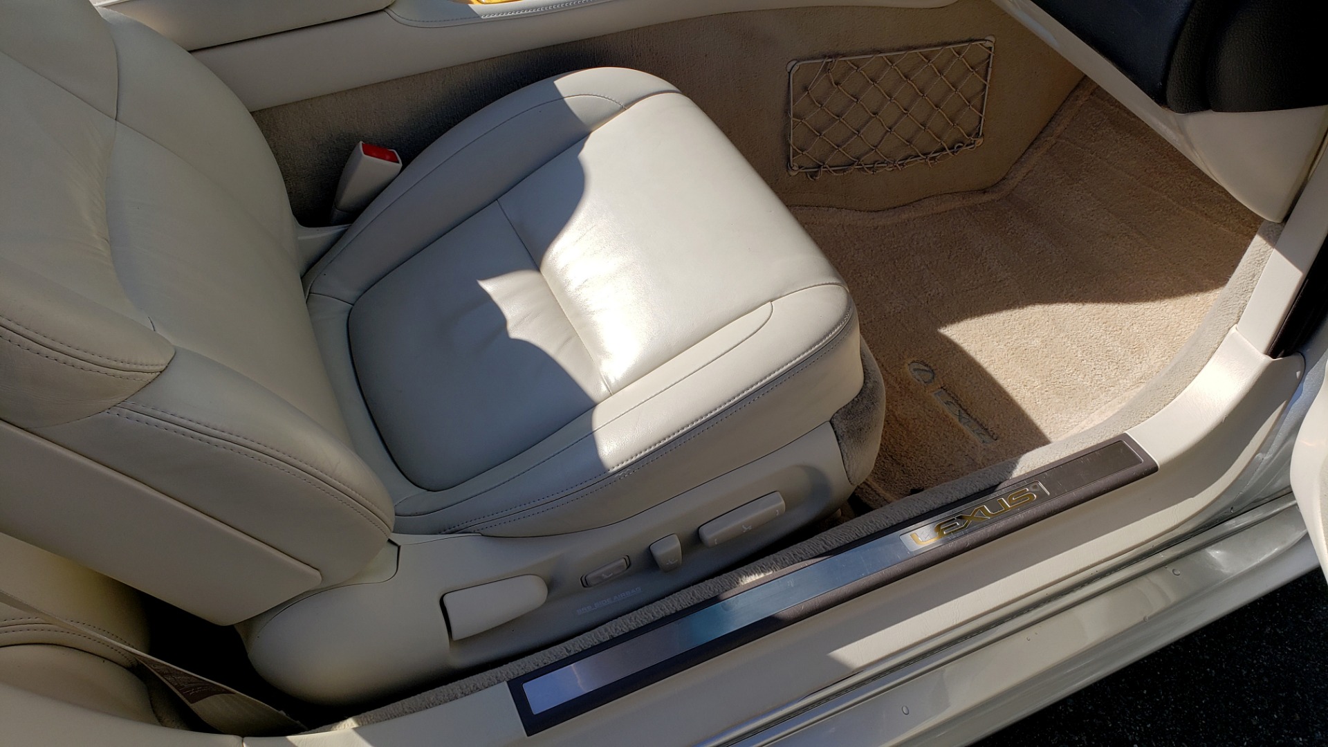Used 2004 Lexus SC 430 CONVERTIBLE / 4.3L V8 / 5-SPD AUTO / MARK LEVINSON / 18IN WHEELS for sale Sold at Formula Imports in Charlotte NC 28227 66