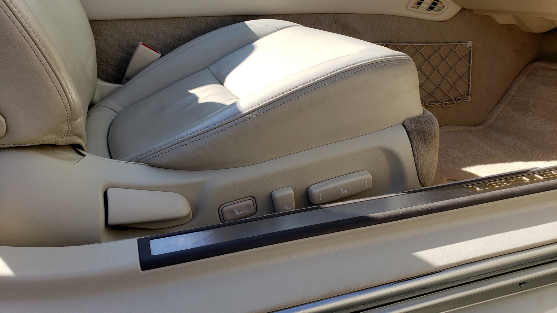 Used 2004 Lexus SC 430 CONVERTIBLE / 4.3L V8 / 5-SPD AUTO / MARK LEVINSON / 18IN WHEELS for sale Sold at Formula Imports in Charlotte NC 28227 67
