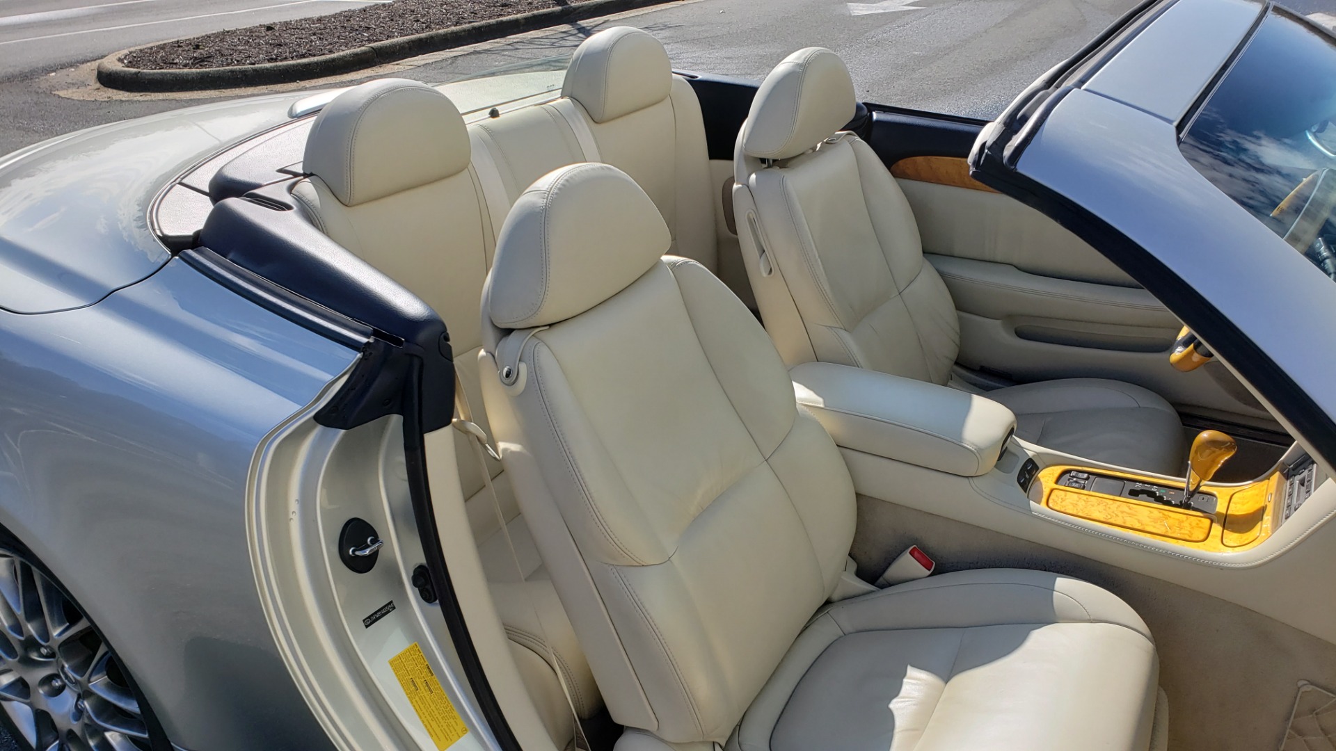 Used 2004 Lexus SC 430 CONVERTIBLE / 4.3L V8 / 5-SPD AUTO / MARK LEVINSON / 18IN WHEELS for sale Sold at Formula Imports in Charlotte NC 28227 68