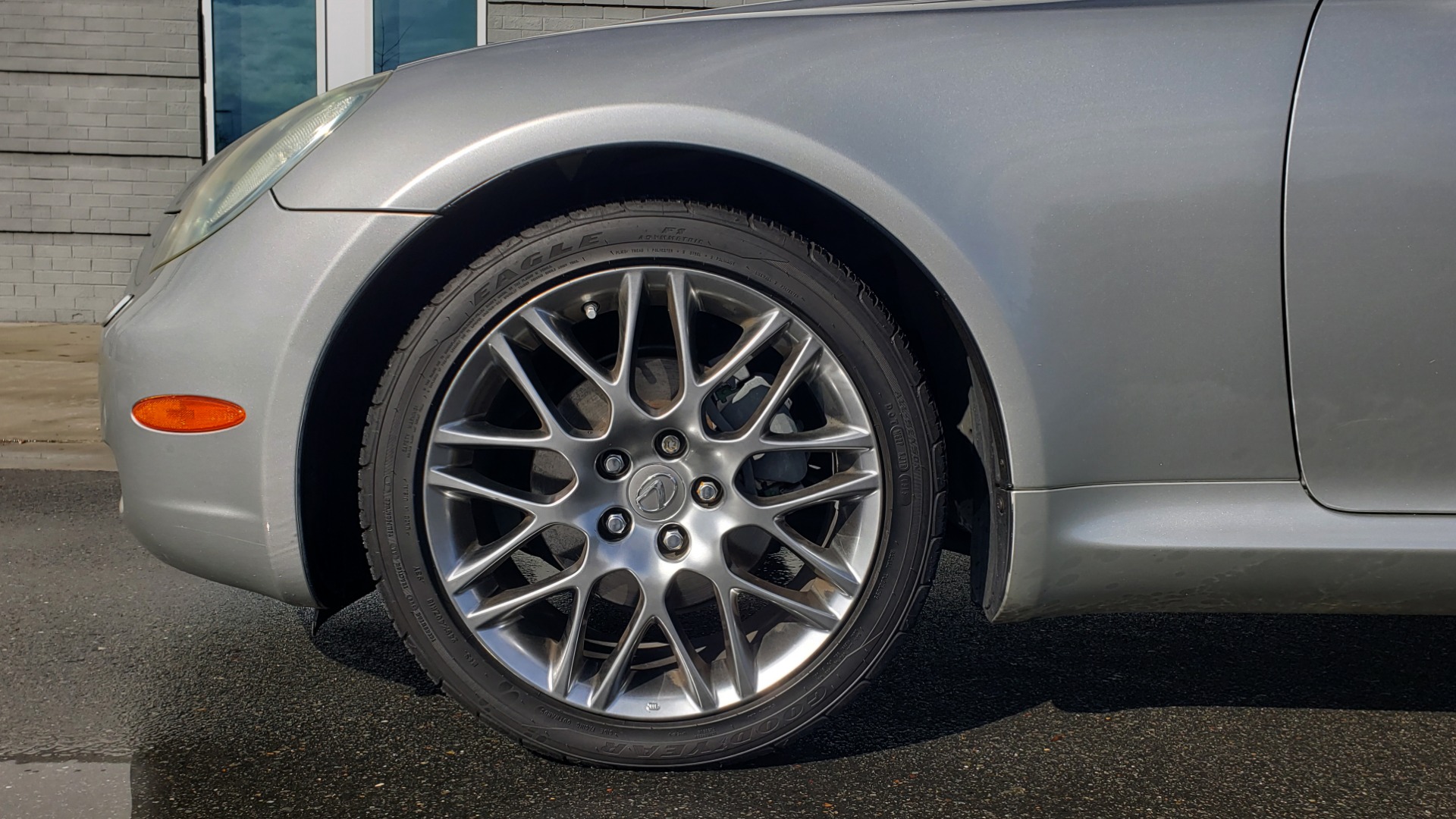 Used 2004 Lexus SC 430 CONVERTIBLE / 4.3L V8 / 5-SPD AUTO / MARK LEVINSON / 18IN WHEELS for sale Sold at Formula Imports in Charlotte NC 28227 72