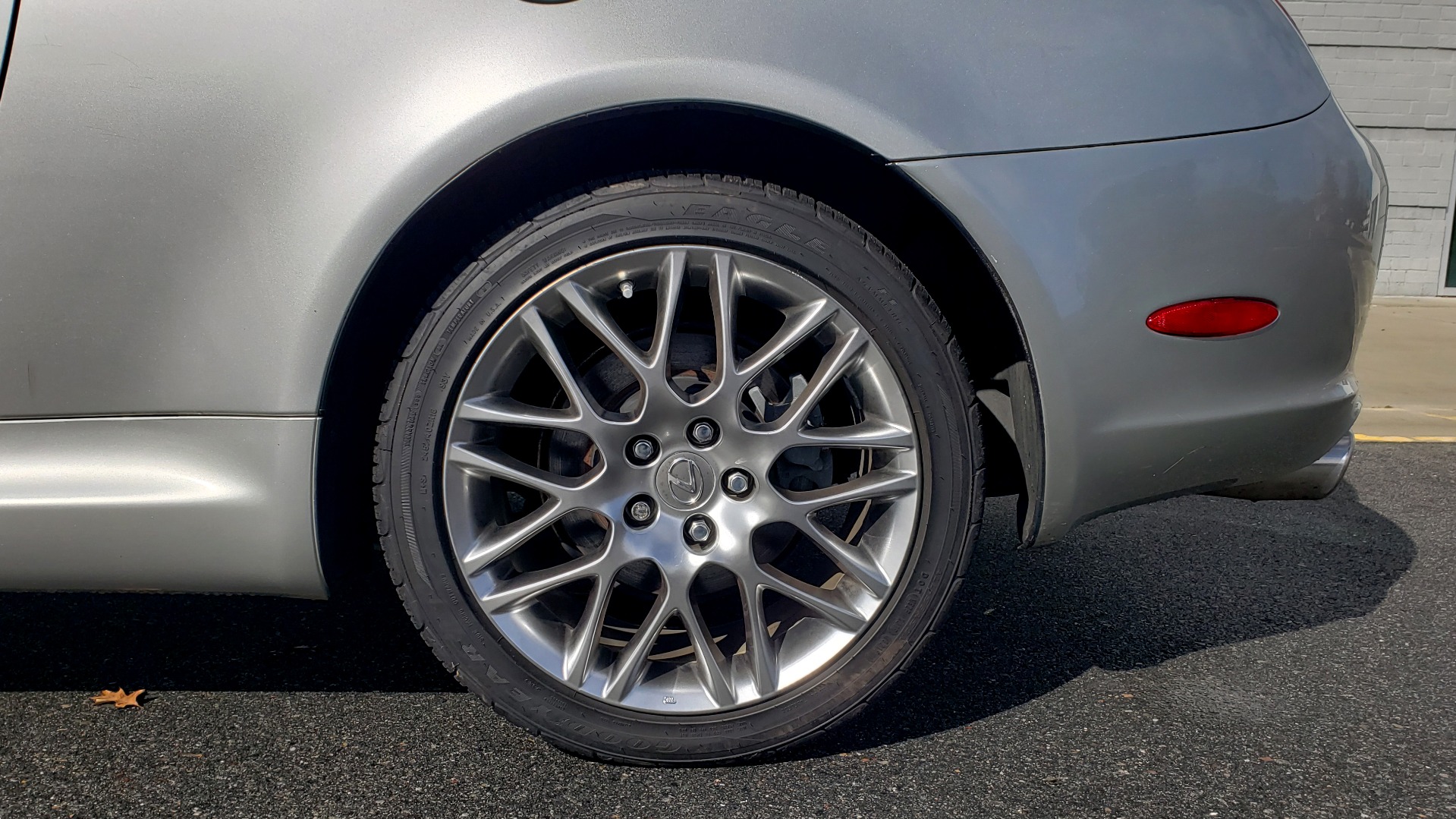 Used 2004 Lexus SC 430 CONVERTIBLE / 4.3L V8 / 5-SPD AUTO / MARK LEVINSON / 18IN WHEELS for sale Sold at Formula Imports in Charlotte NC 28227 73