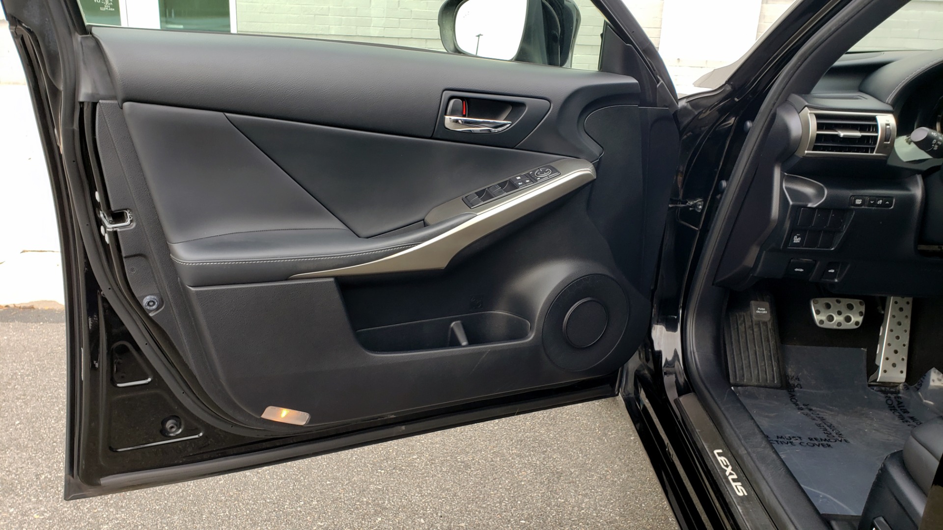 Used 2015 Lexus IS 250 F-SPORT / BLIND SPOT MON / SUNROOF / REARVIEW for sale Sold at Formula Imports in Charlotte NC 28227 28