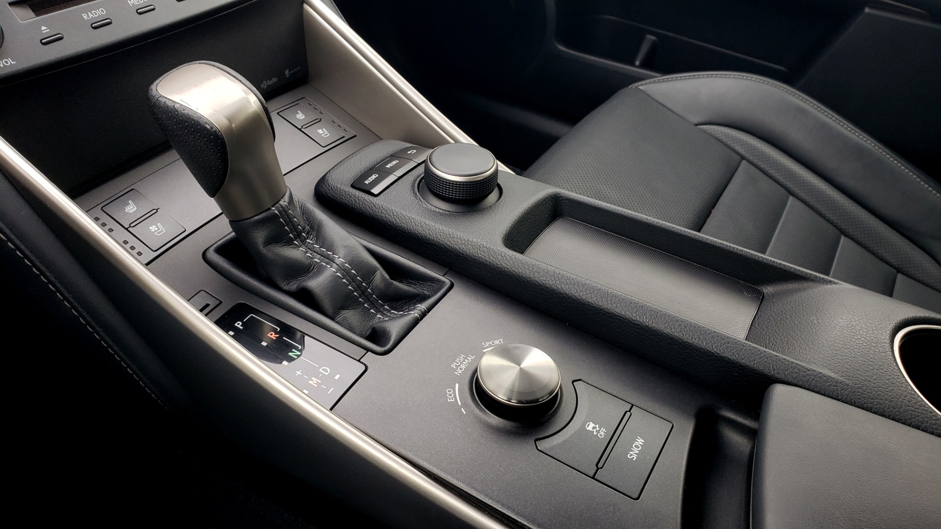 Used 2015 Lexus IS 250 F-SPORT / BLIND SPOT MON / SUNROOF / REARVIEW for sale Sold at Formula Imports in Charlotte NC 28227 47