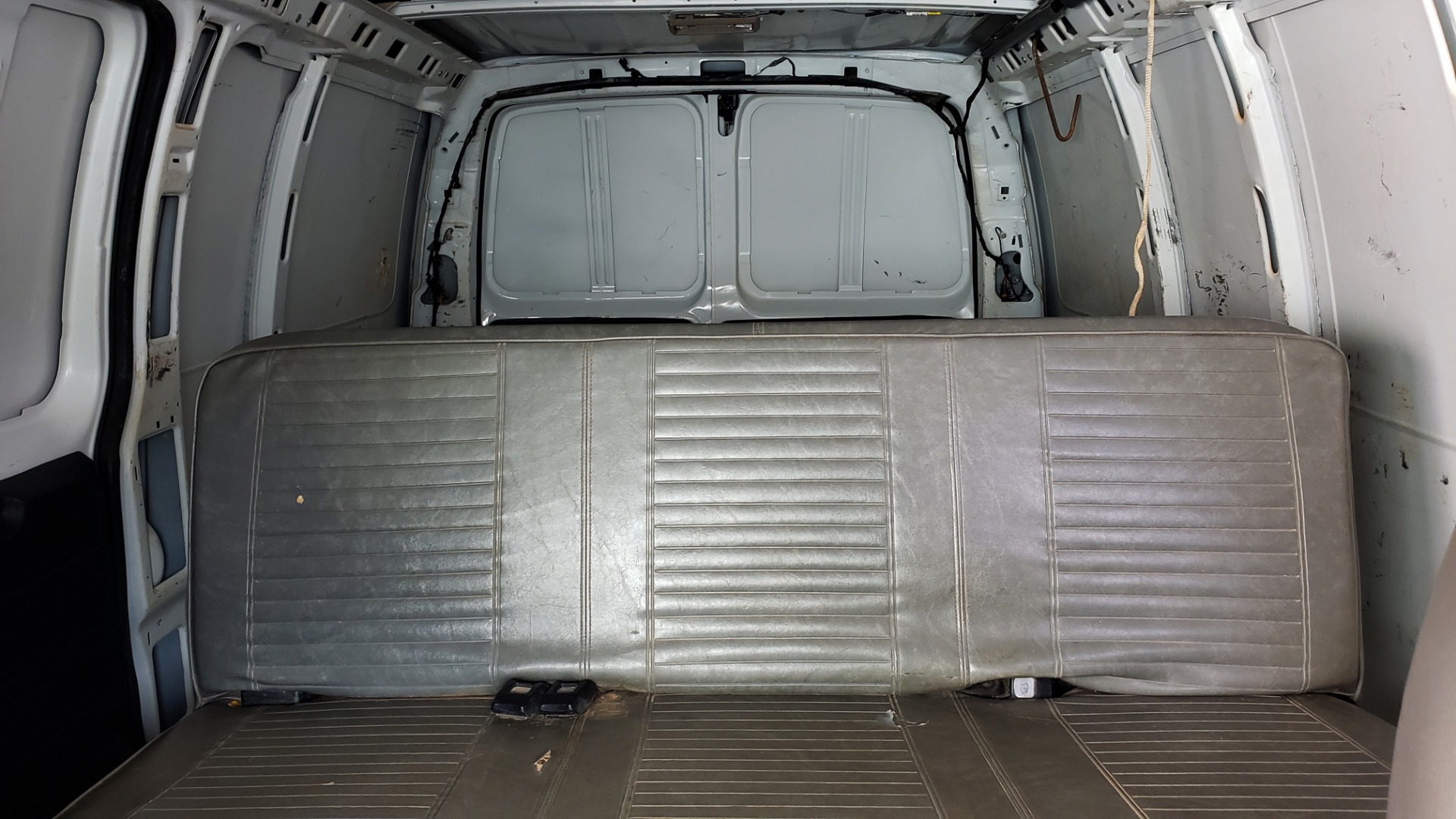 Used 2012 Chevrolet EXPRESS CARGO VAN 1500 / 135 WB / 4.3L V6 / 4-SPD AUTO / ROOF RACK for sale Sold at Formula Imports in Charlotte NC 28227 40
