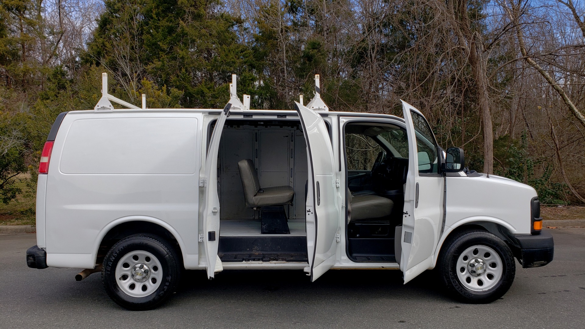 Used 2012 Chevrolet EXPRESS CARGO VAN 1500 / 135 WB / 4.3L V6 / 4-SPD AUTO / ROOF RACK for sale Sold at Formula Imports in Charlotte NC 28227 8