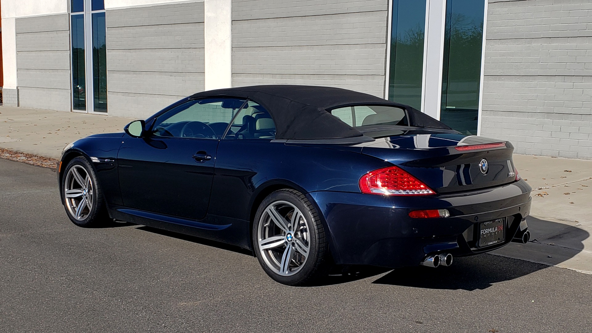 Used 2009 BMW M6 CONVERTIBLE / 5.0L V10 (500HP) / PREM SND / HUD / 19IN WHEELS for sale Sold at Formula Imports in Charlotte NC 28227 12