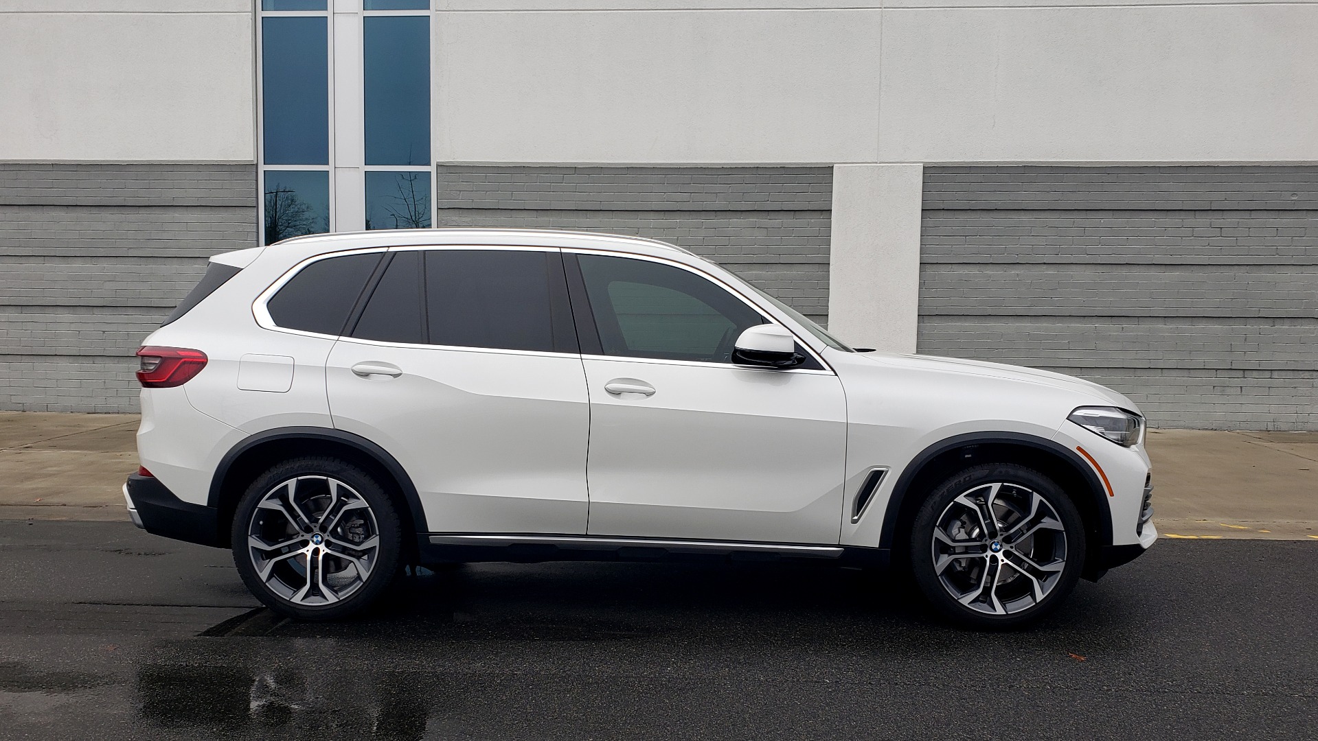 Used 2020 BMW X5 SDRIVE40I / CONV PKG / WIFI / NAV / PANO-ROOF / REARVIEW for sale Sold at Formula Imports in Charlotte NC 28227 5