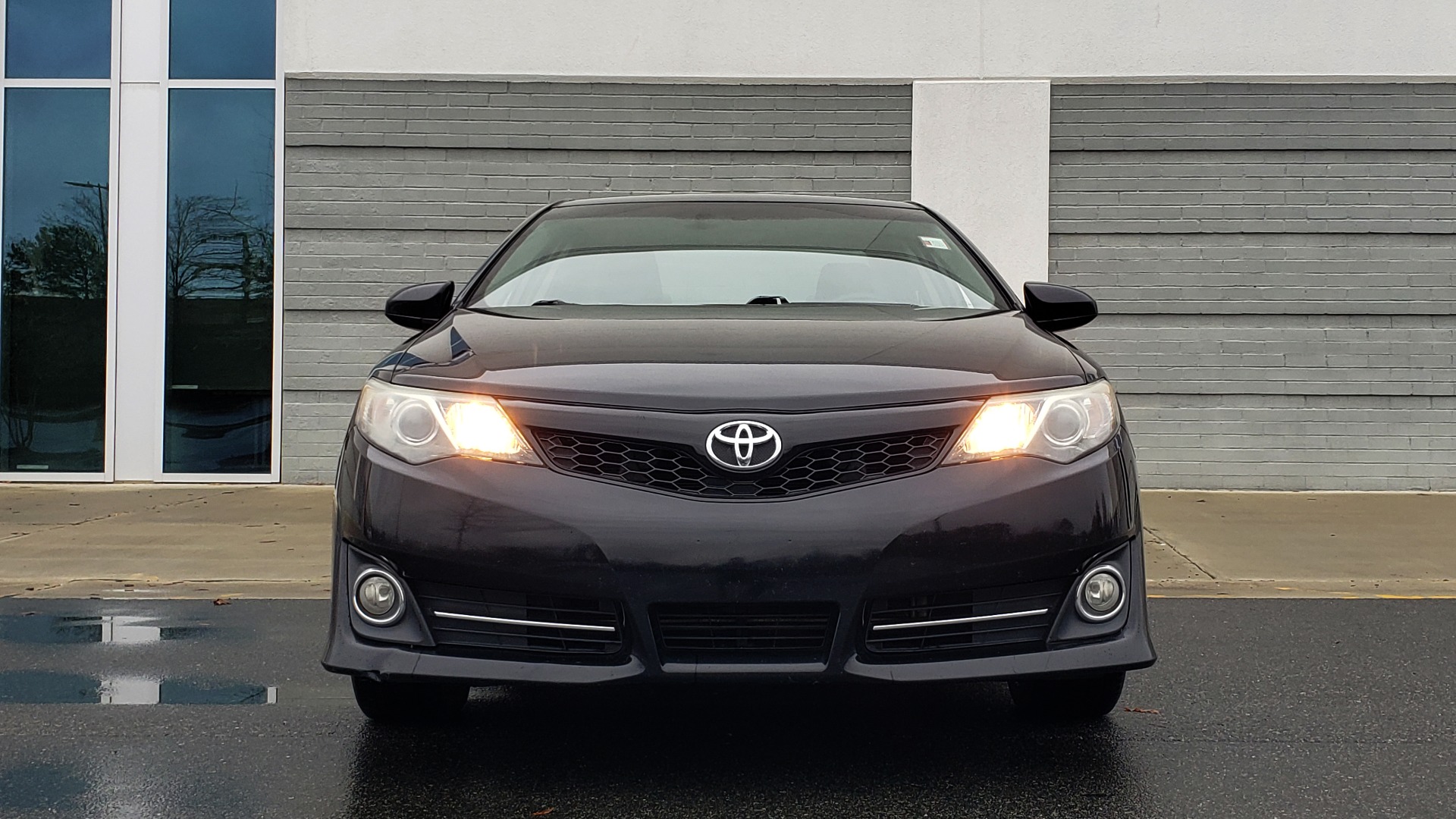 Used 2014 Toyota CAMRY SE SEDAN / 2.5L 4-CYL / 6-SPD AUTO / 17IN ALLOY WHEELS for sale Sold at Formula Imports in Charlotte NC 28227 19