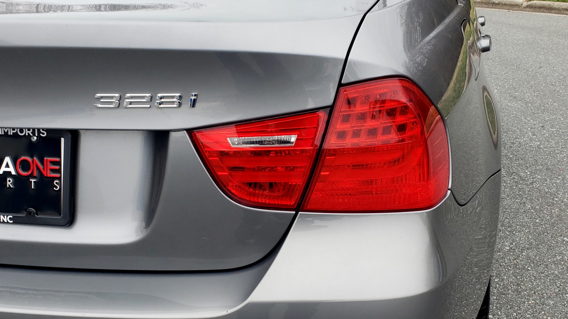 Used 2011 BMW 3 SERIES 328IXDRIVE PREMIUM / NAV / SUNROOF / HEATED SEATS for sale Sold at Formula Imports in Charlotte NC 28227 26
