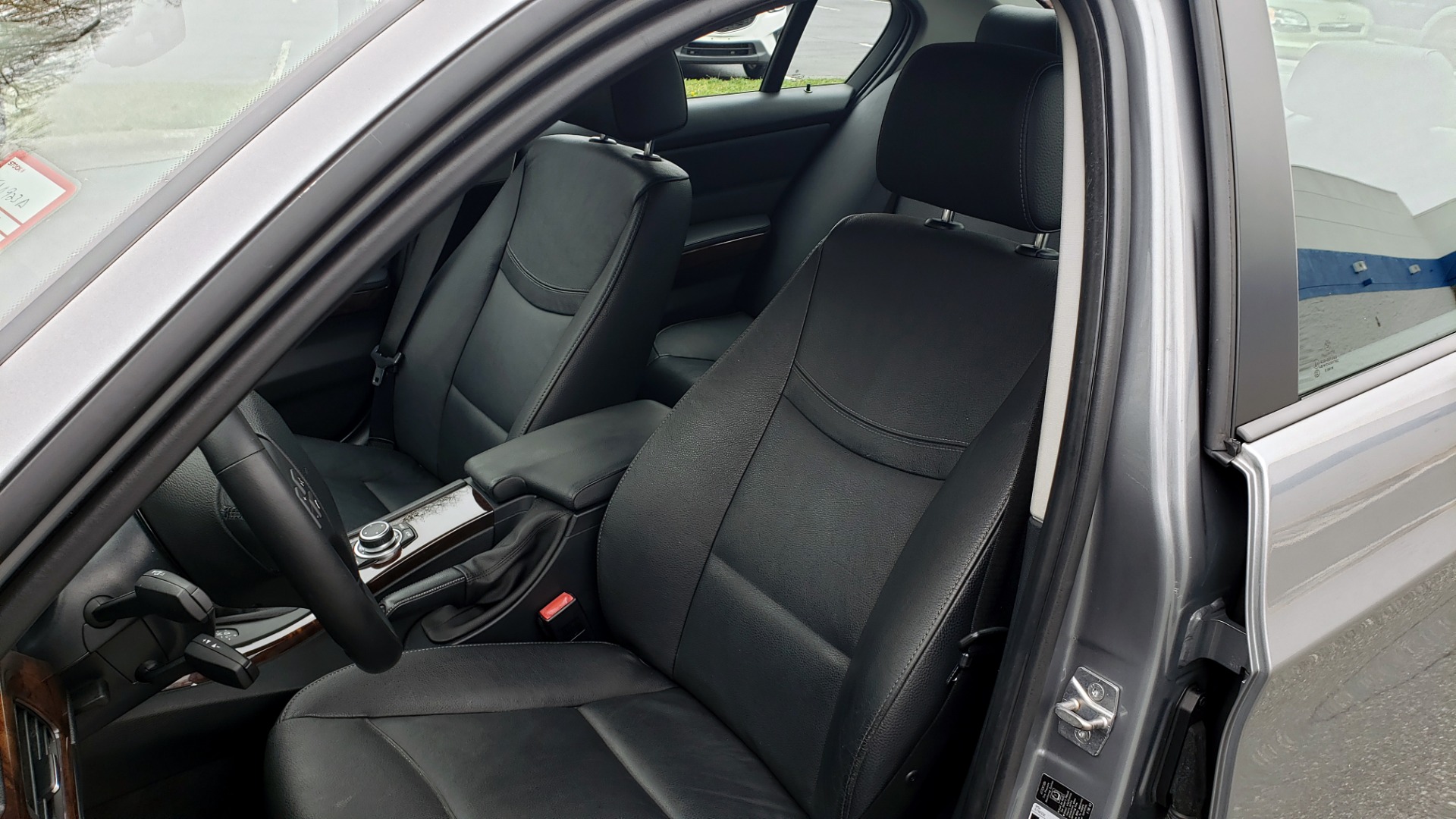 Used 2011 BMW 3 SERIES 328IXDRIVE PREMIUM / NAV / SUNROOF / HEATED SEATS for sale Sold at Formula Imports in Charlotte NC 28227 32