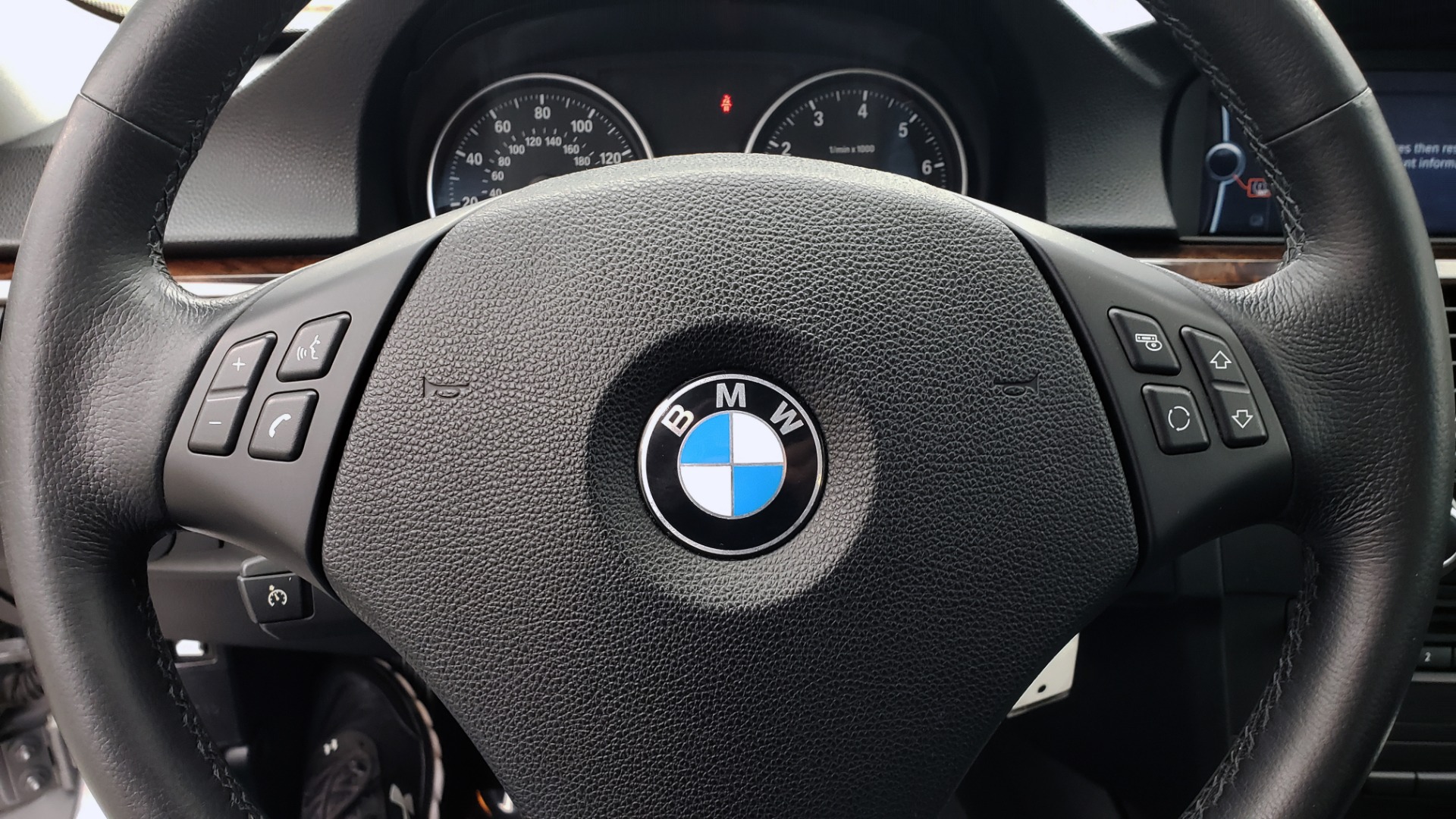 Used 2011 BMW 3 SERIES 328IXDRIVE PREMIUM / NAV / SUNROOF / HEATED SEATS for sale Sold at Formula Imports in Charlotte NC 28227 35
