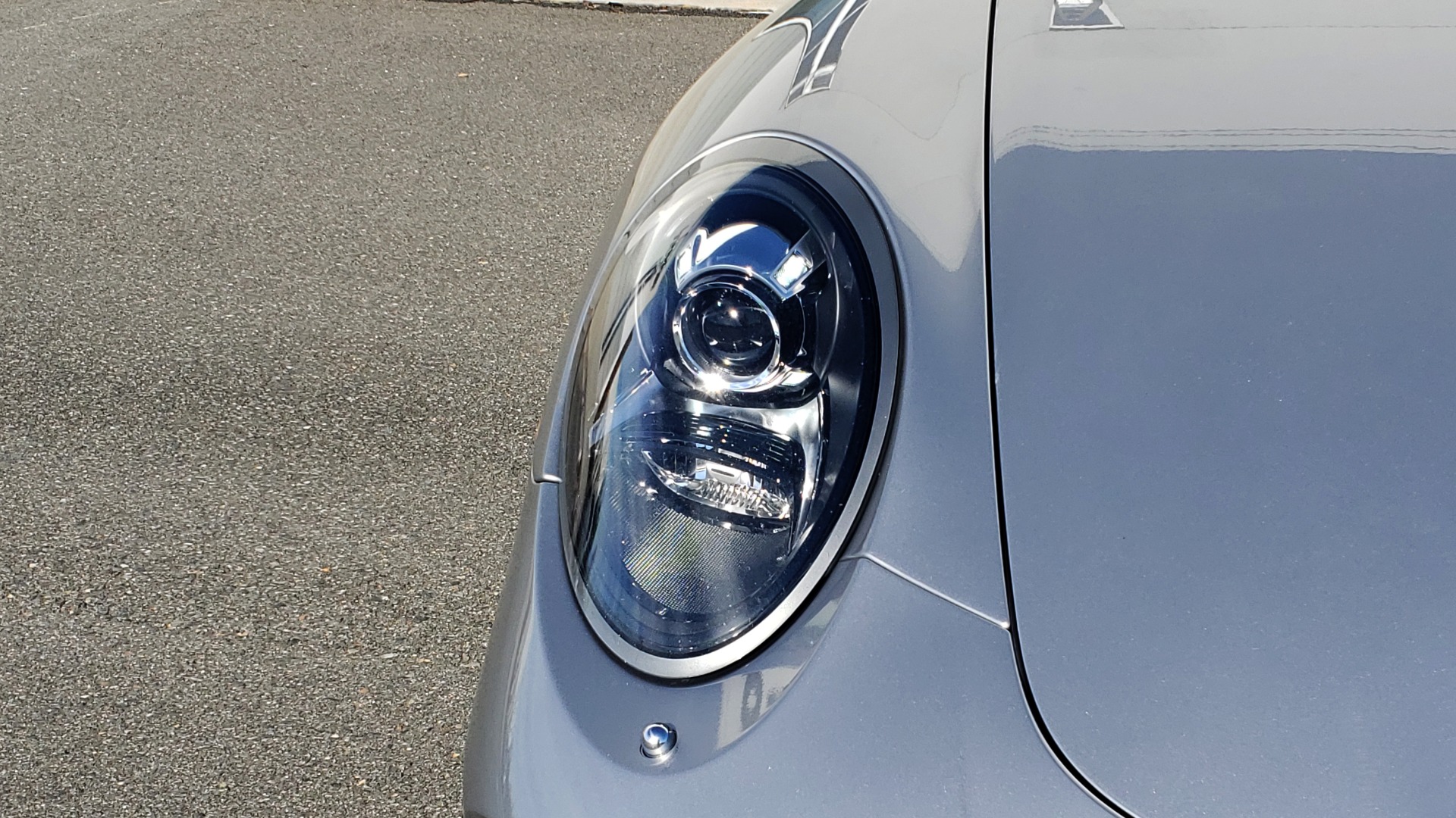 Used 2017 Porsche 911 CARRERA COUPE / 3.0L / 7-SPD MAN / NAV / PDLS / SUNROOF / REARVIEW for sale Sold at Formula Imports in Charlotte NC 28227 24
