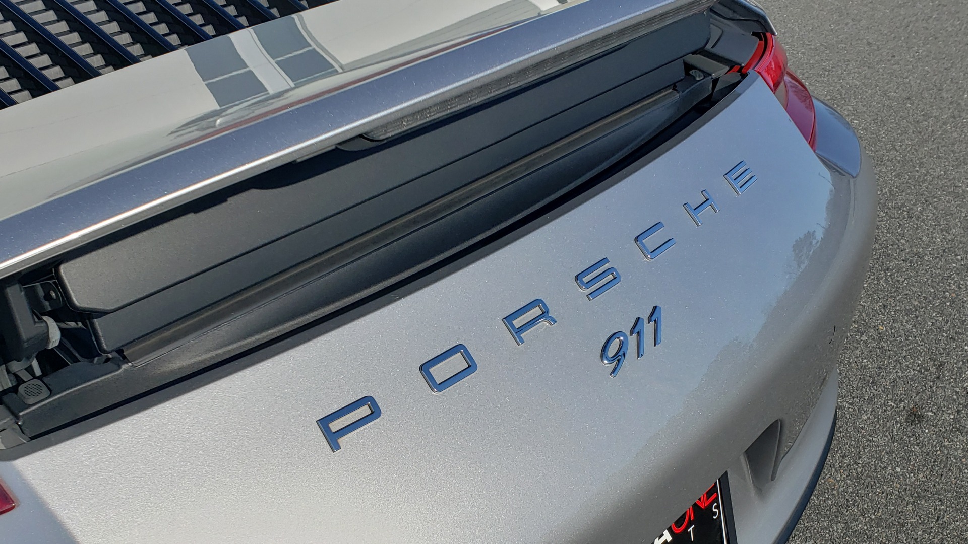 Used 2017 Porsche 911 CARRERA COUPE / 3.0L / 7-SPD MAN / NAV / PDLS / SUNROOF / REARVIEW for sale Sold at Formula Imports in Charlotte NC 28227 31