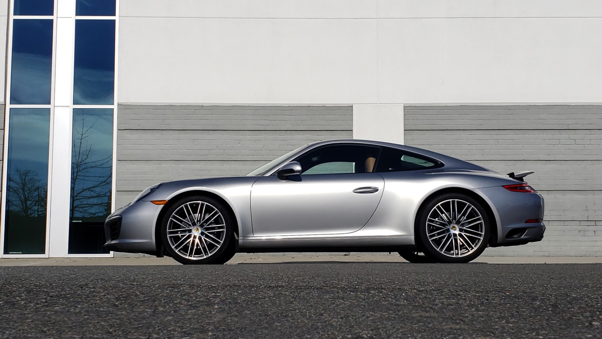 Used 2017 Porsche 911 CARRERA COUPE / 3.0L / 7-SPD MAN / NAV / PDLS / SUNROOF / REARVIEW for sale Sold at Formula Imports in Charlotte NC 28227 4