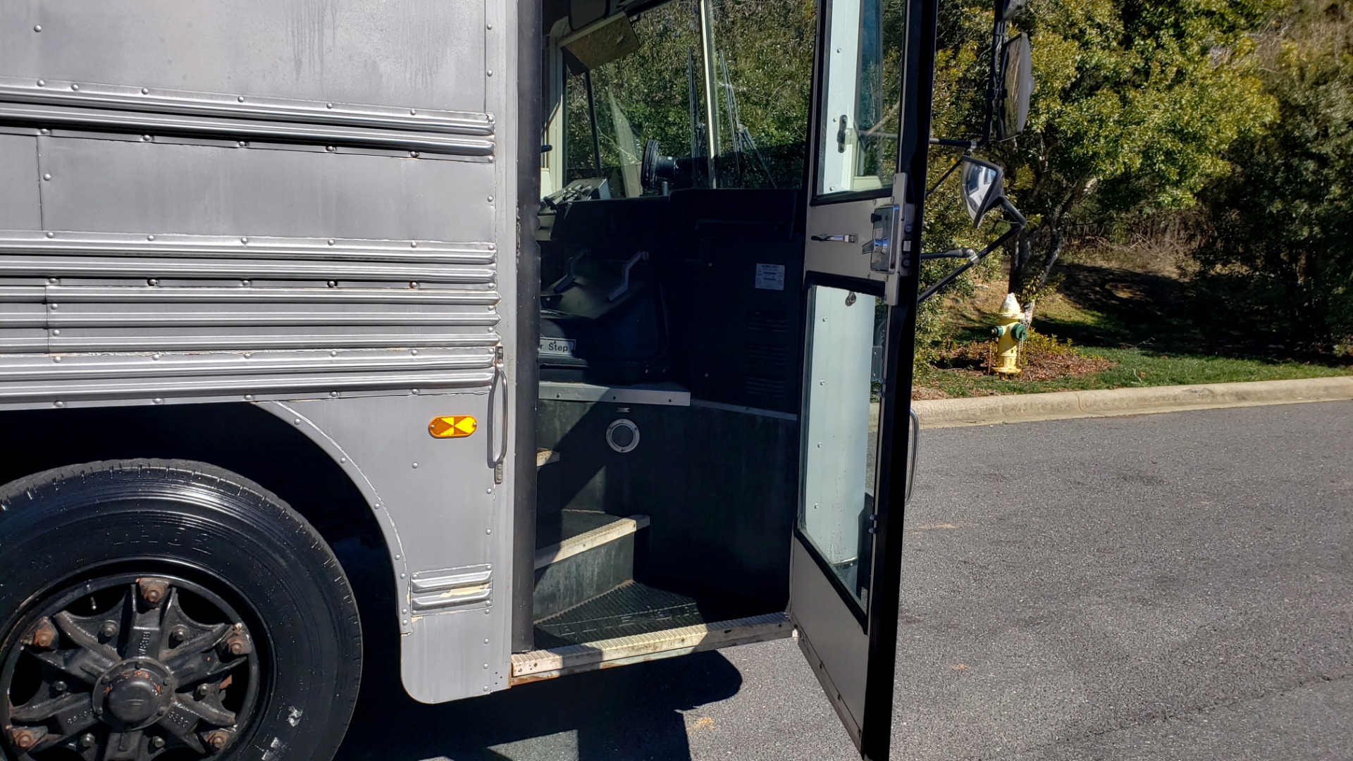Used 1993 Chevrolet BLUEBIRD SCHOOL BUS 30' / CUMMINS DIESEL / AIR / GENERATOR for sale Sold at Formula Imports in Charlotte NC 28227 13