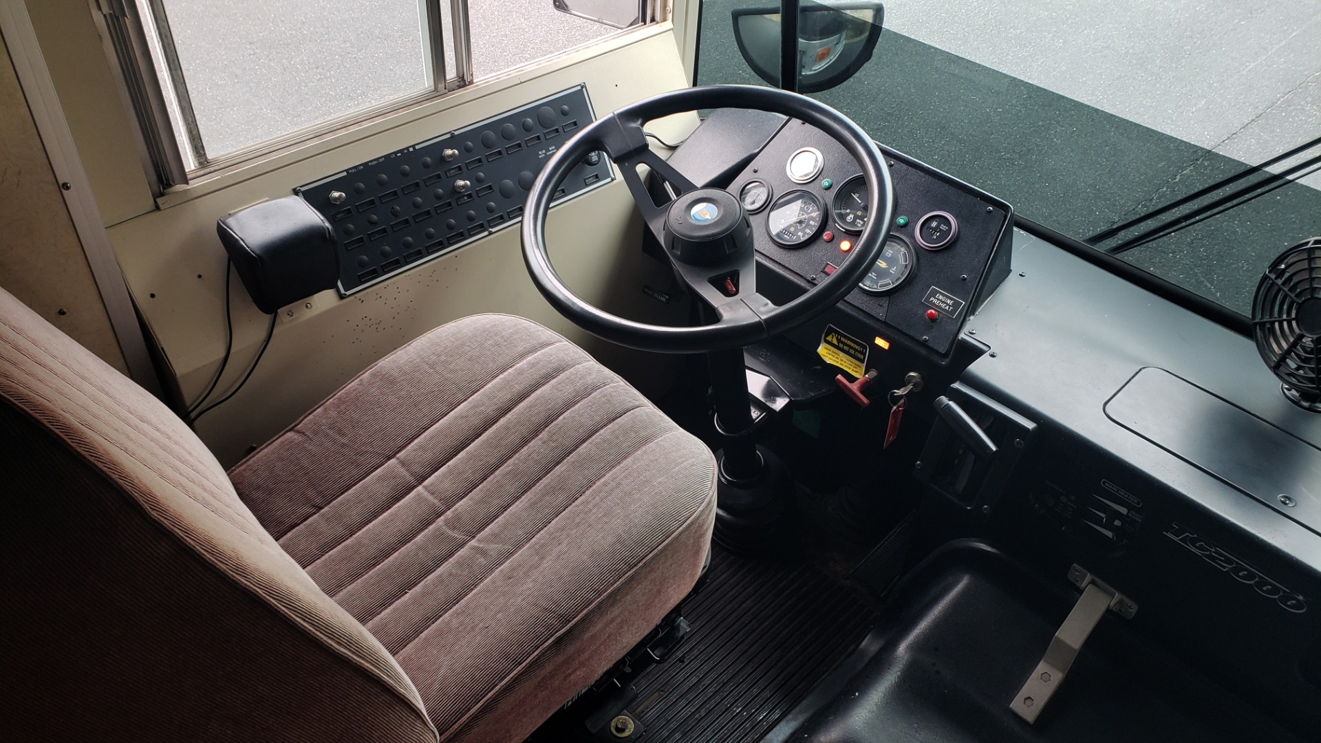 Used 1993 Chevrolet BLUEBIRD SCHOOL BUS 30' / CUMMINS DIESEL / AIR / GENERATOR for sale Sold at Formula Imports in Charlotte NC 28227 31