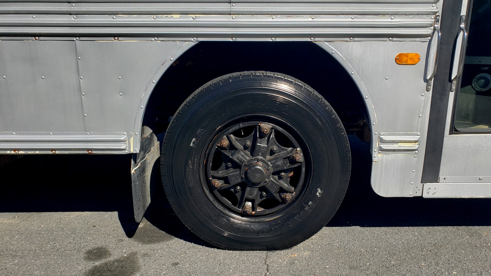 Used 1993 Chevrolet BLUEBIRD SCHOOL BUS 30' / CUMMINS DIESEL / AIR / GENERATOR for sale Sold at Formula Imports in Charlotte NC 28227 95
