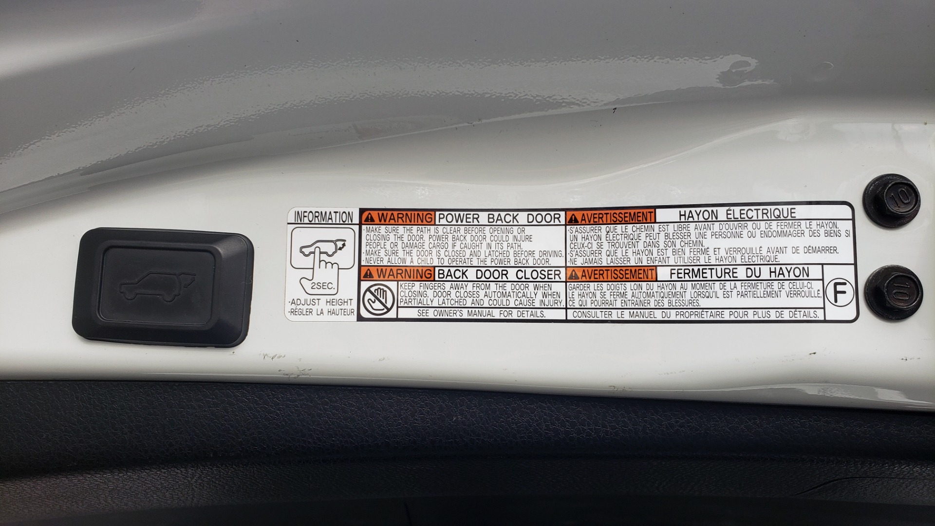Used 2018 Toyota RAV4 XLE / FWD / 4-CYL / 6-SPD AUTO / BSM / REAR CROSS TRAFFIC ALERT for sale Sold at Formula Imports in Charlotte NC 28227 19
