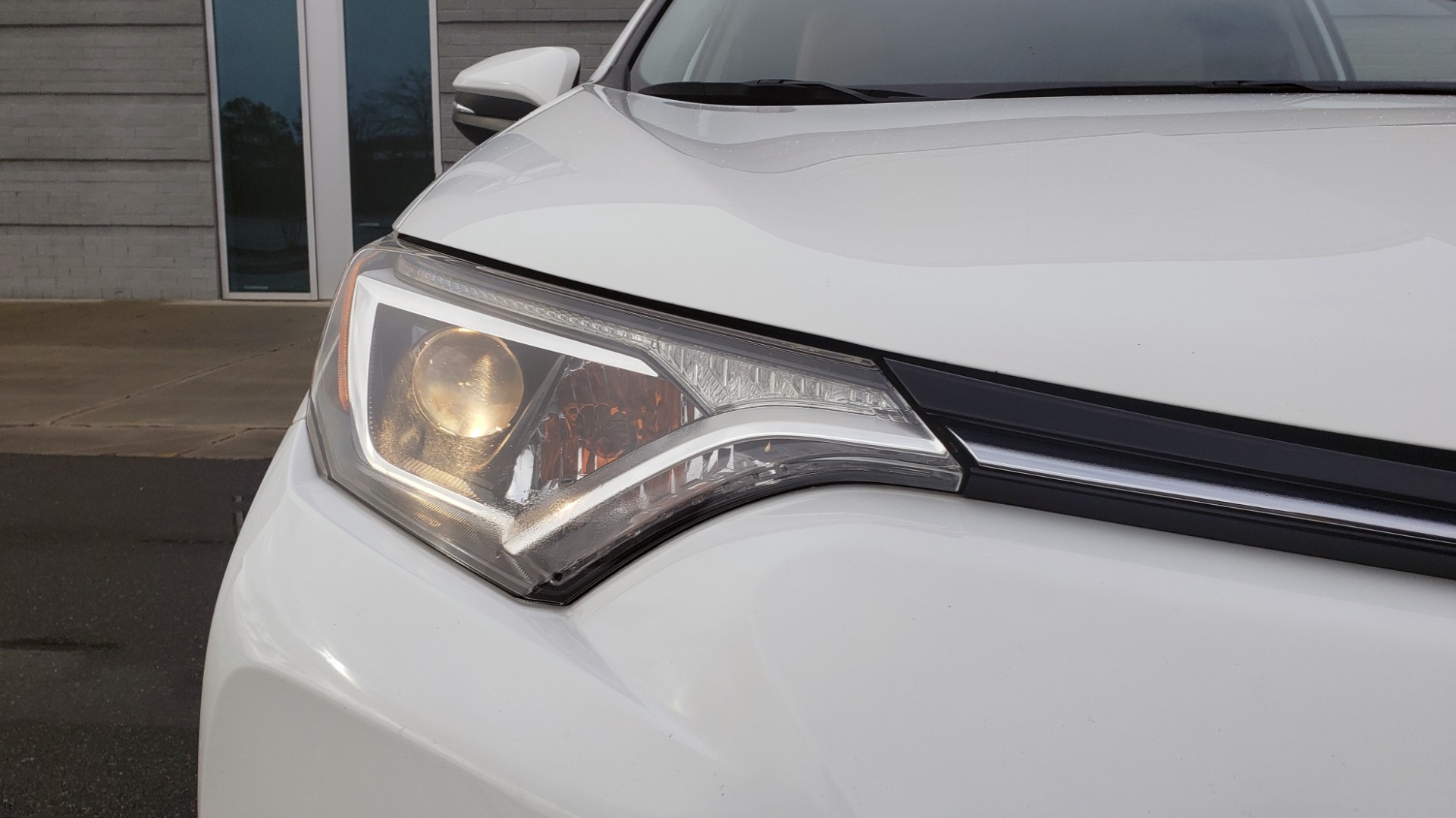 Used 2018 Toyota RAV4 XLE / FWD / 4-CYL / 6-SPD AUTO / BSM / REAR CROSS TRAFFIC ALERT for sale Sold at Formula Imports in Charlotte NC 28227 21