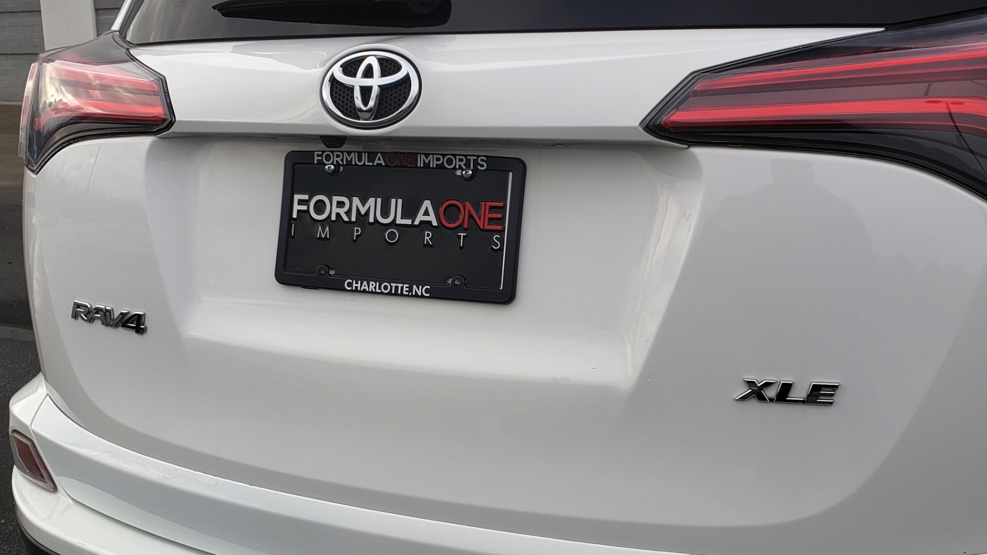 Used 2018 Toyota RAV4 XLE / FWD / 4-CYL / 6-SPD AUTO / BSM / REAR CROSS TRAFFIC ALERT for sale Sold at Formula Imports in Charlotte NC 28227 29
