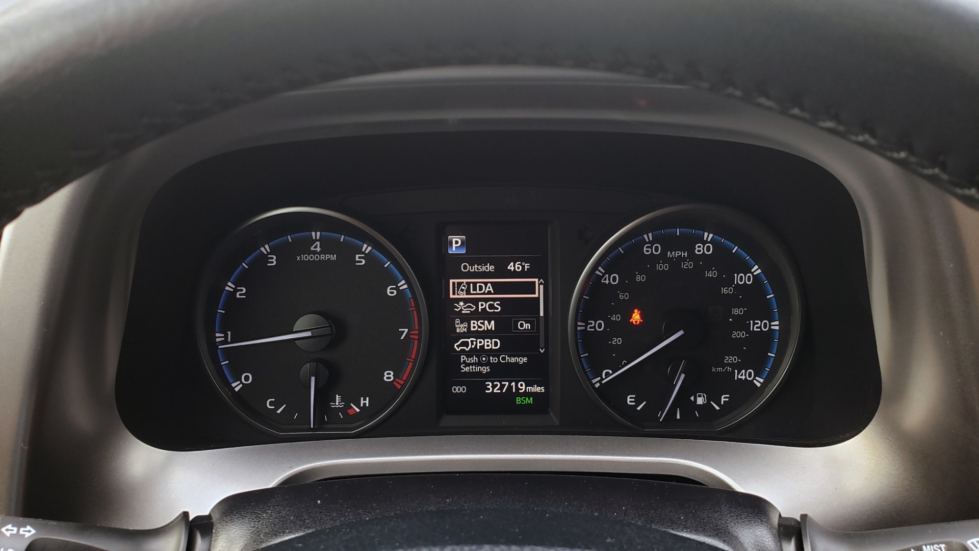 Used 2018 Toyota RAV4 XLE / FWD / 4-CYL / 6-SPD AUTO / BSM / REAR CROSS TRAFFIC ALERT for sale Sold at Formula Imports in Charlotte NC 28227 42