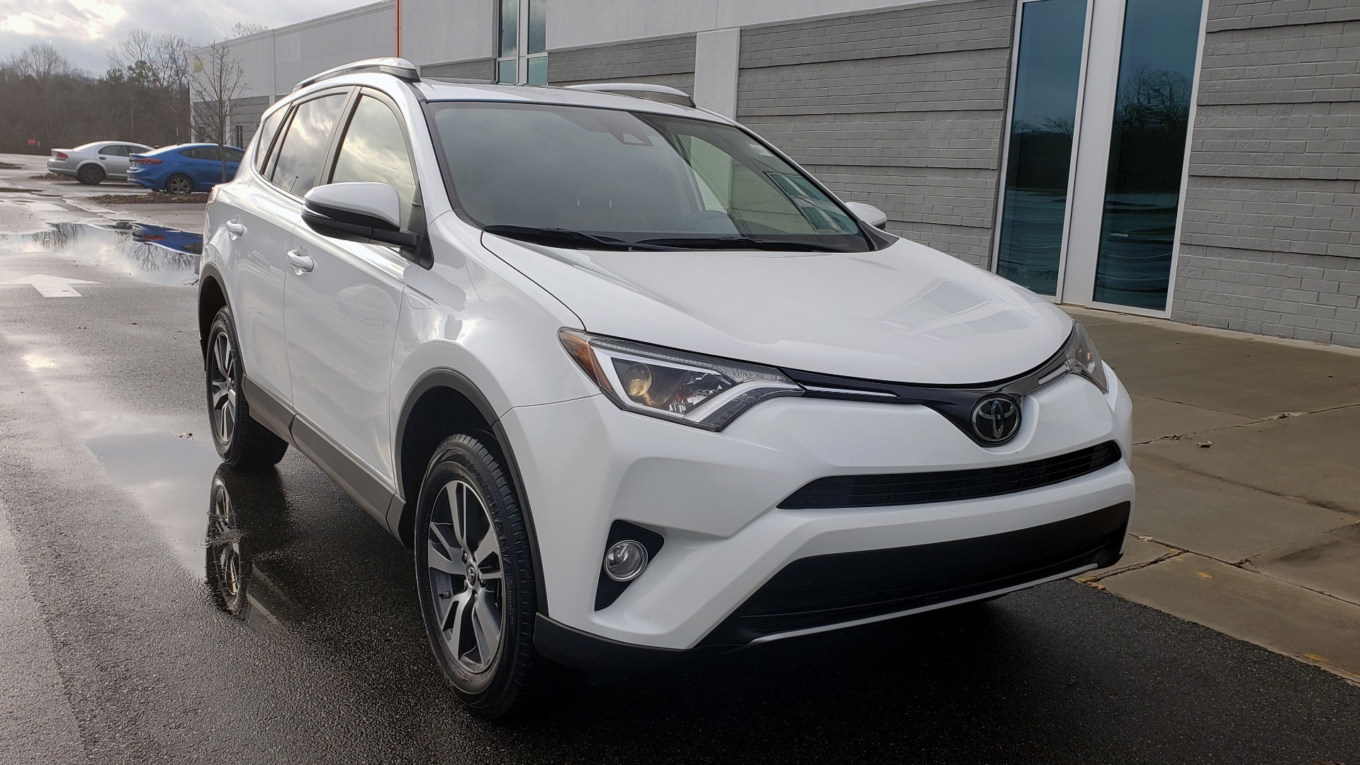 Used 2018 Toyota RAV4 XLE / FWD / 4-CYL / 6-SPD AUTO / BSM / REAR CROSS TRAFFIC ALERT for sale Sold at Formula Imports in Charlotte NC 28227 7