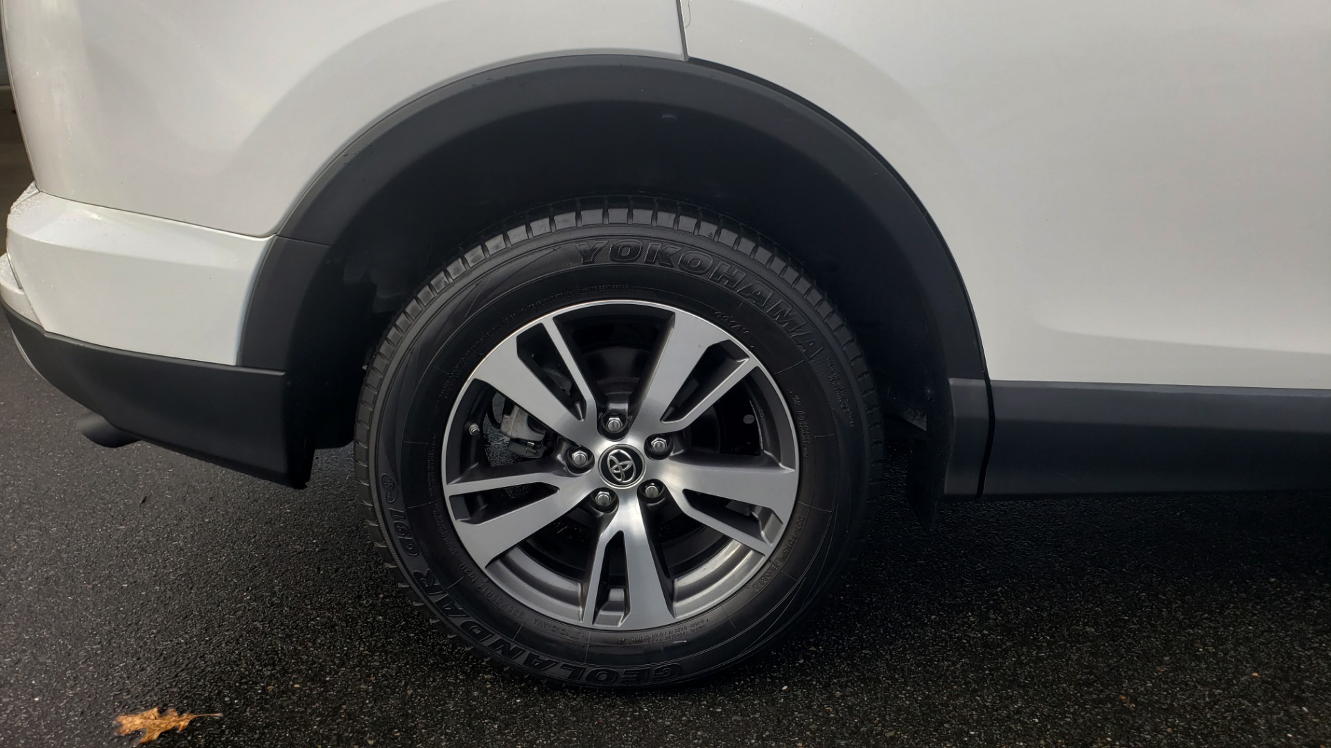 Used 2018 Toyota RAV4 XLE / FWD / 4-CYL / 6-SPD AUTO / BSM / REAR CROSS TRAFFIC ALERT for sale Sold at Formula Imports in Charlotte NC 28227 80