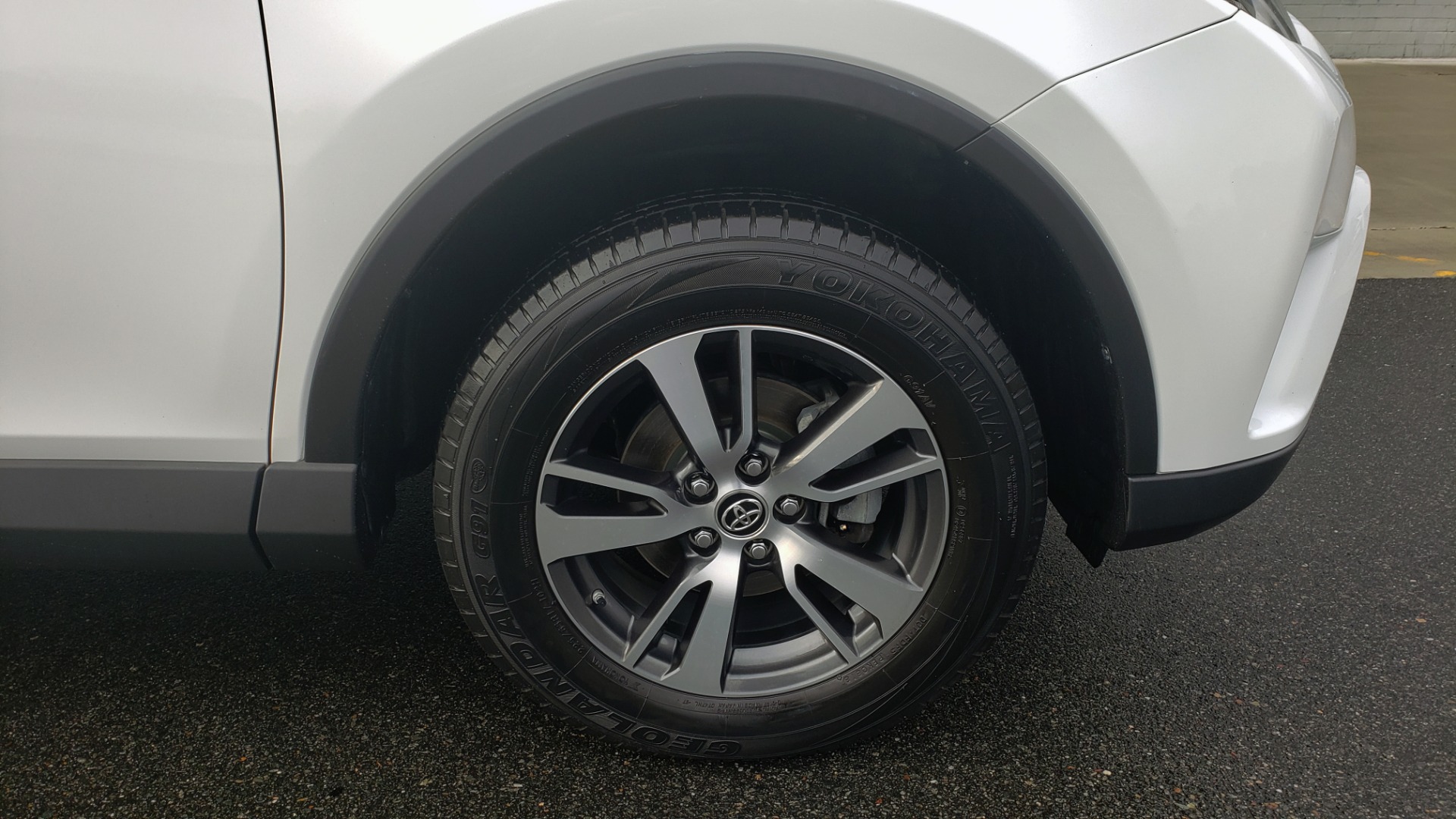 Used 2018 Toyota RAV4 XLE / FWD / 4-CYL / 6-SPD AUTO / BSM / REAR CROSS TRAFFIC ALERT for sale Sold at Formula Imports in Charlotte NC 28227 81