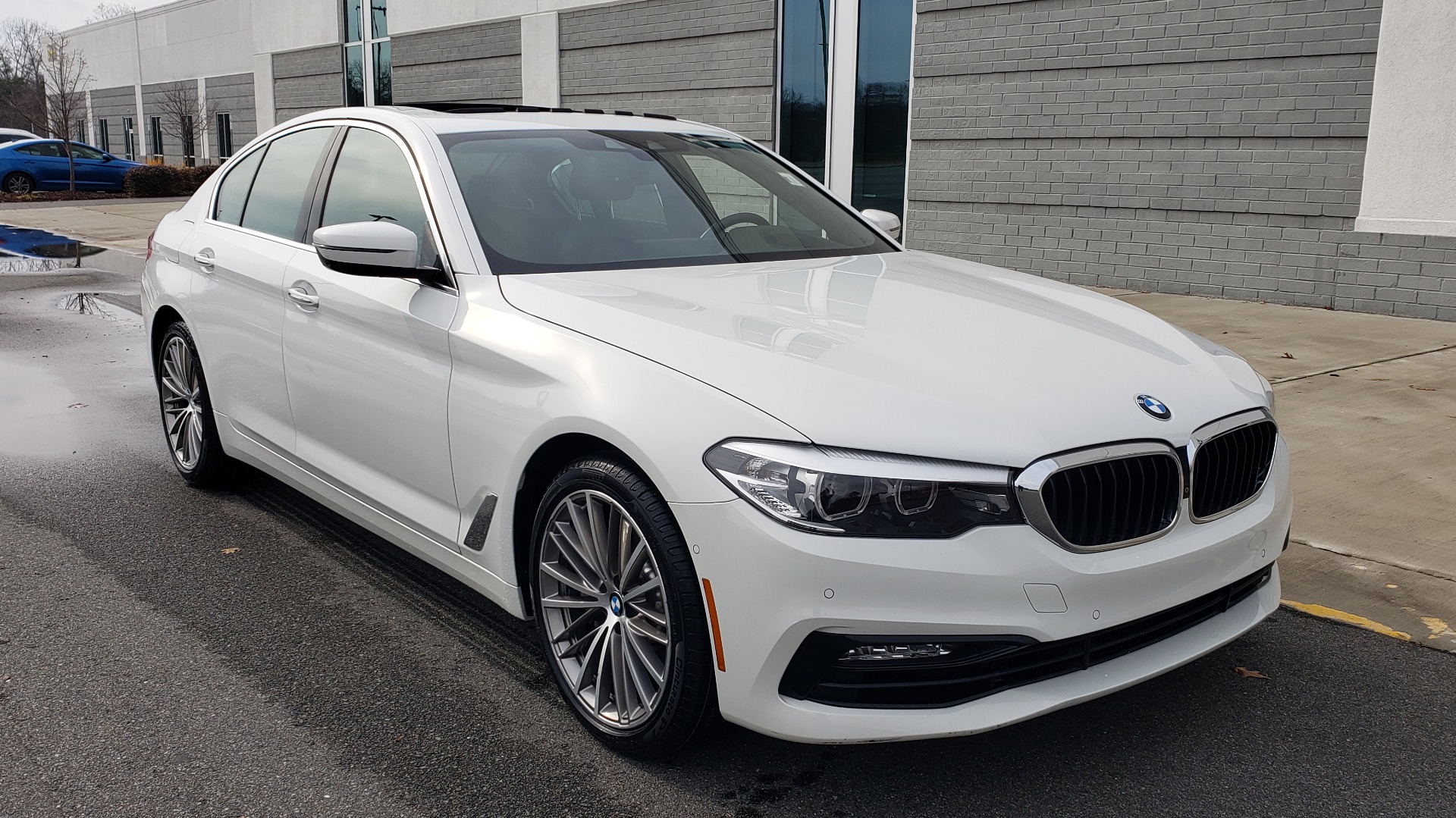 Used 2017 BMW 5 SERIES 530I PREMIUM / DRVR ASST PLUS / NAV / HUD / SUNROOF / REARVIEW for sale Sold at Formula Imports in Charlotte NC 28227 2