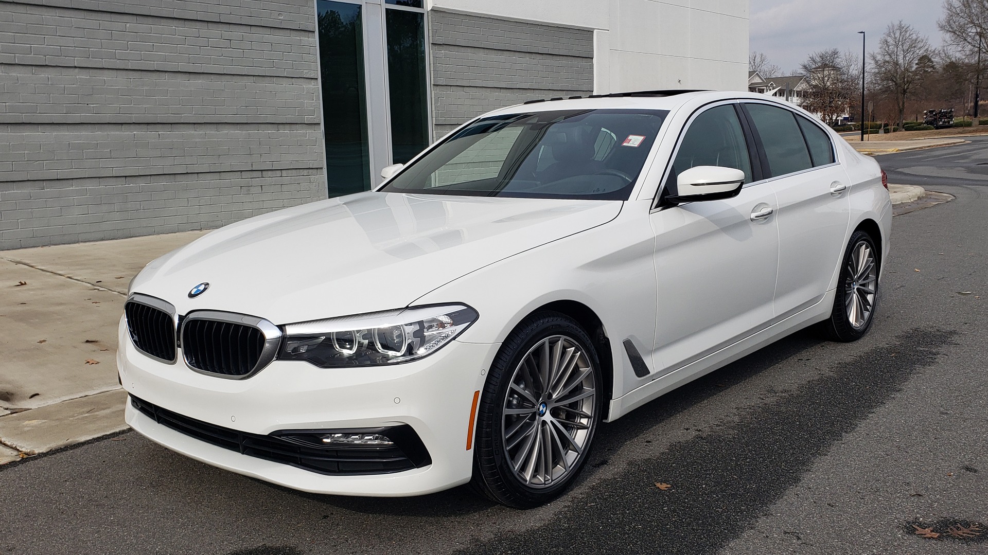 Used 2017 BMW 5 SERIES 530I PREMIUM / DRVR ASST PLUS / NAV / HUD / SUNROOF / REARVIEW for sale Sold at Formula Imports in Charlotte NC 28227 4