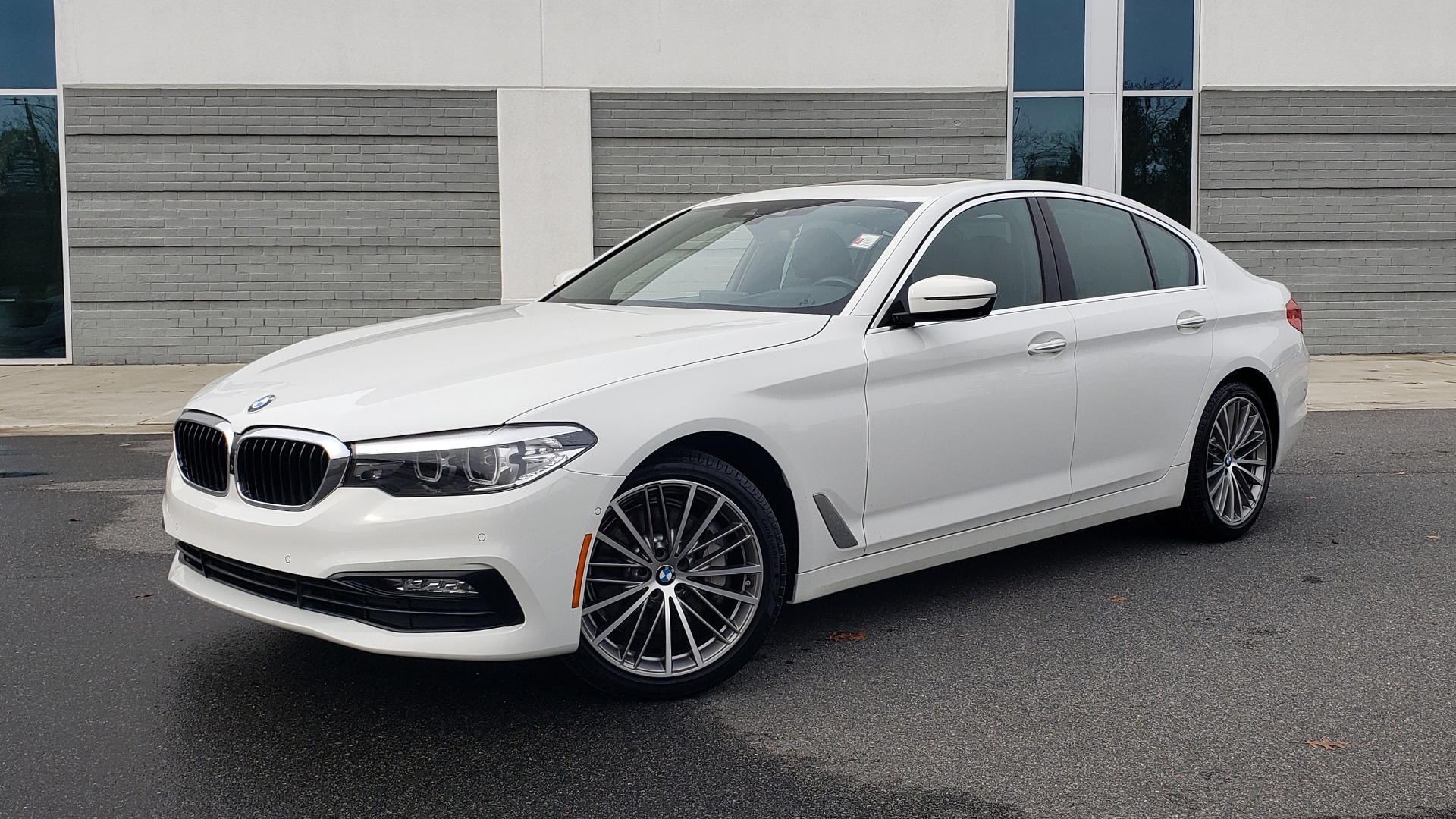 Used 2017 BMW 5 SERIES 530I PREMIUM / DRVR ASST PLUS / NAV / HUD / SUNROOF / REARVIEW for sale Sold at Formula Imports in Charlotte NC 28227 1