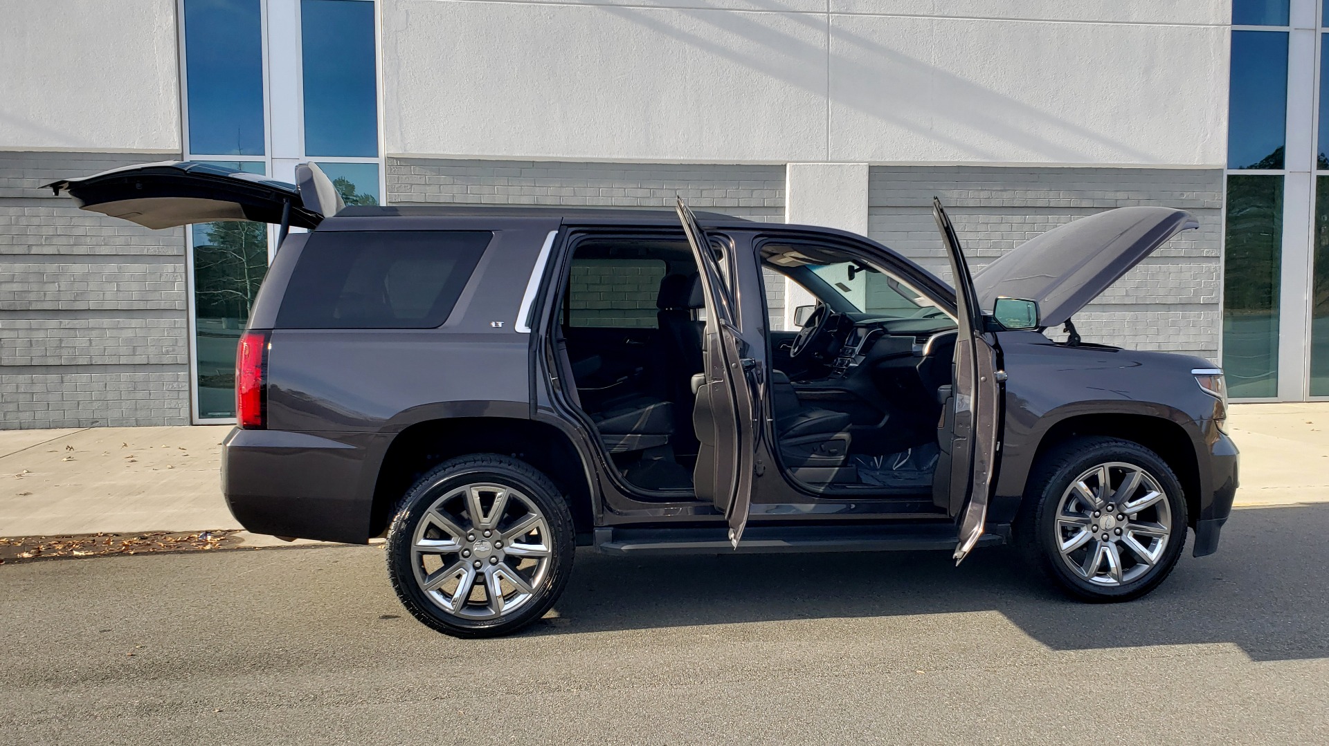Used 2017 Chevrolet TAHOE 4WD LT / LUXURY PKG / NAV / BOSE / 3-ROW / REARVIEW for sale Sold at Formula Imports in Charlotte NC 28227 12