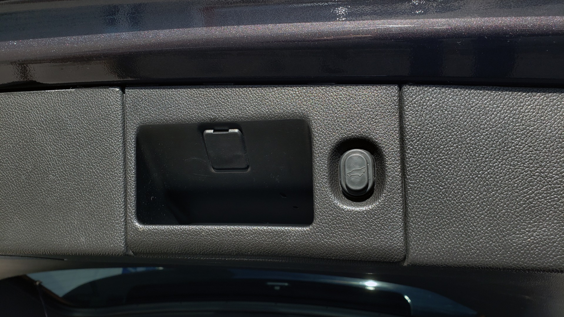 Used 2017 Chevrolet TAHOE 4WD LT / LUXURY PKG / NAV / BOSE / 3-ROW / REARVIEW for sale Sold at Formula Imports in Charlotte NC 28227 22
