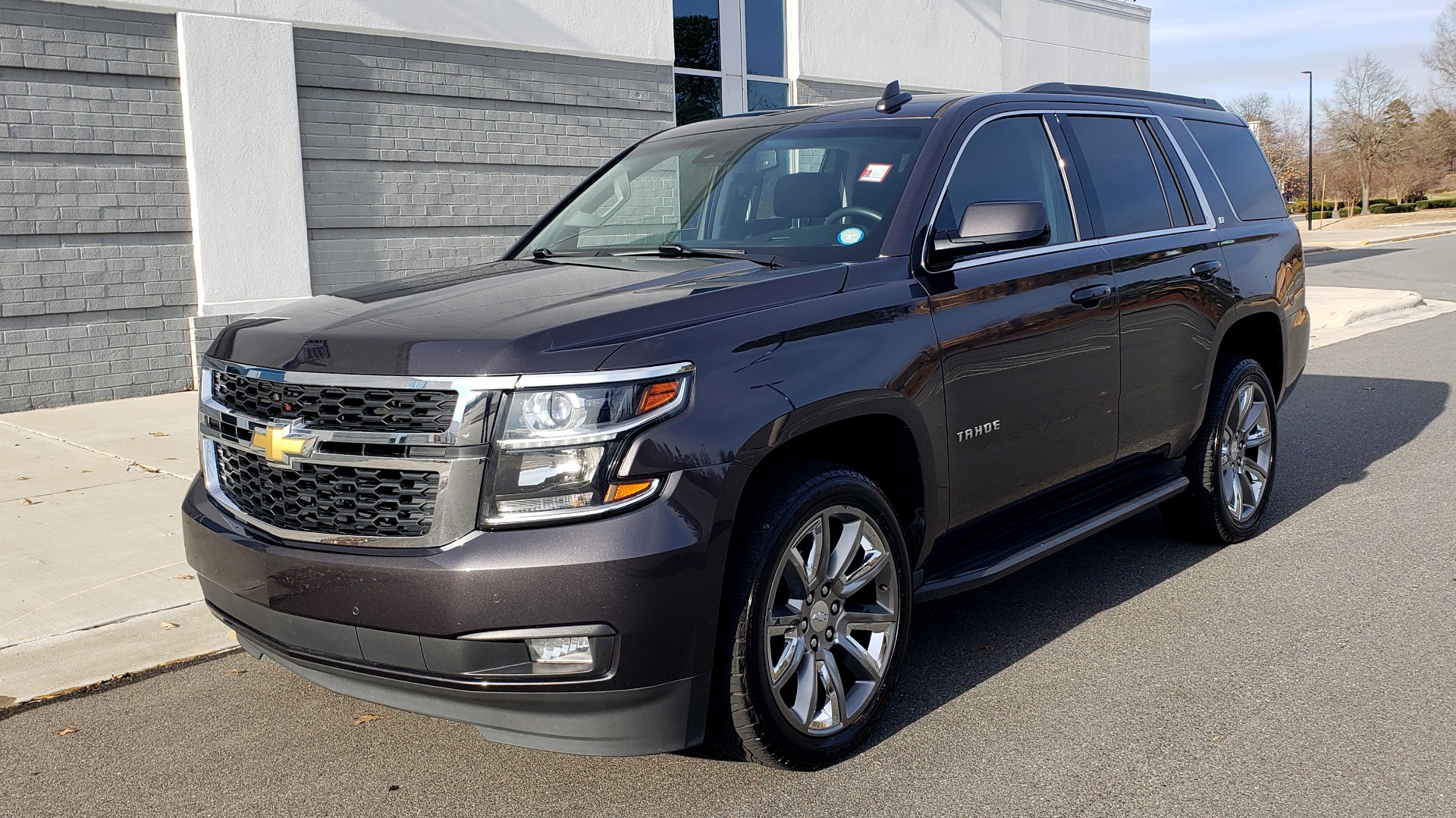 Used 2017 Chevrolet TAHOE 4WD LT / LUXURY PKG / NAV / BOSE / 3-ROW / REARVIEW for sale Sold at Formula Imports in Charlotte NC 28227 3
