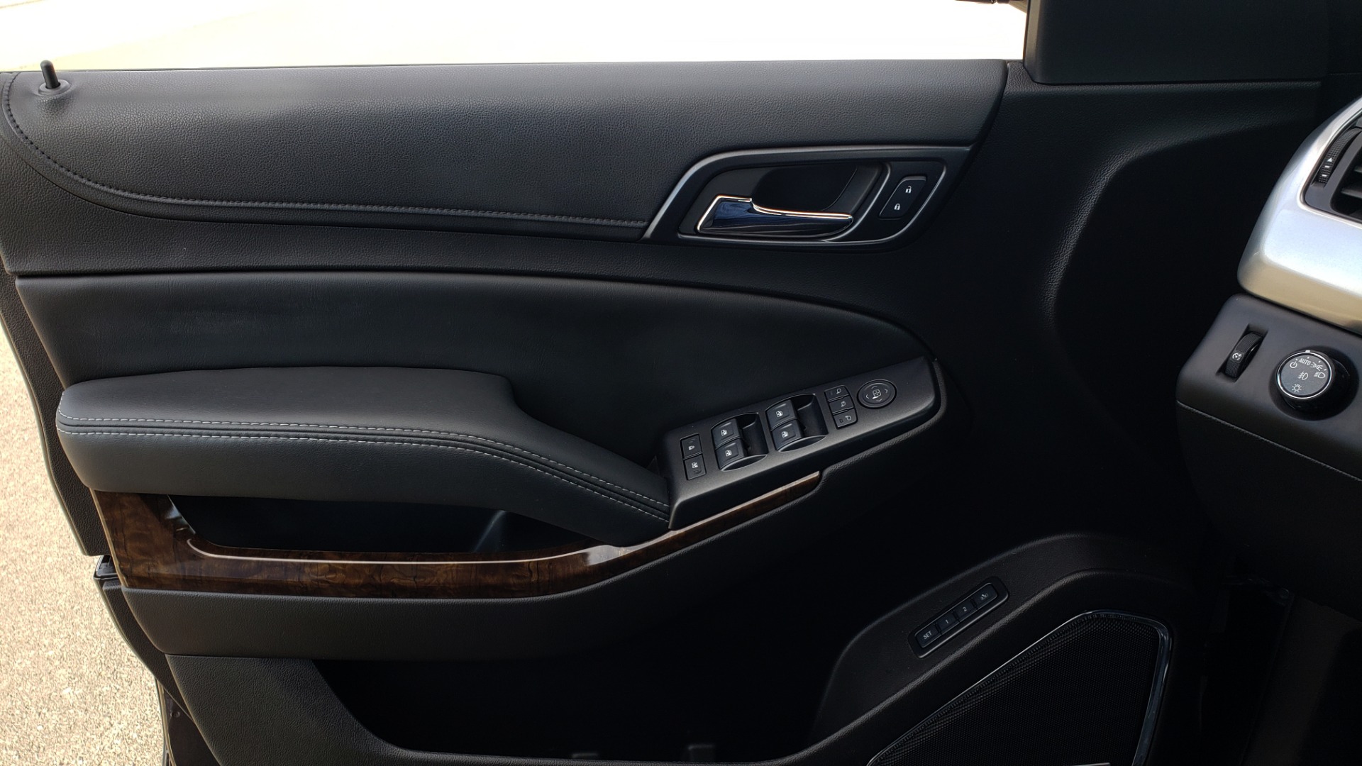 Used 2017 Chevrolet TAHOE 4WD LT / LUXURY PKG / NAV / BOSE / 3-ROW / REARVIEW for sale Sold at Formula Imports in Charlotte NC 28227 34