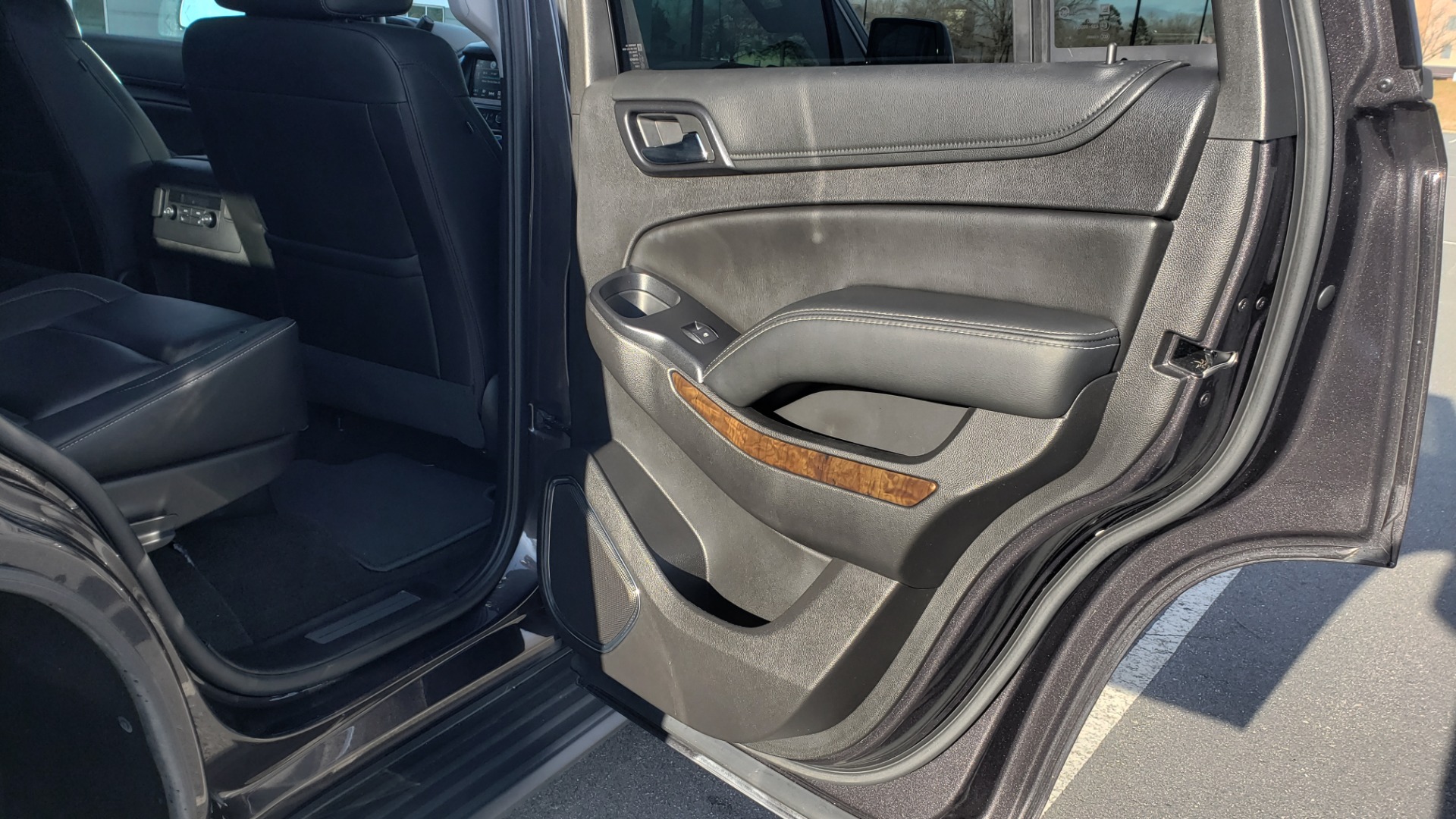 Used 2017 Chevrolet TAHOE 4WD LT / LUXURY PKG / NAV / BOSE / 3-ROW / REARVIEW for sale Sold at Formula Imports in Charlotte NC 28227 77