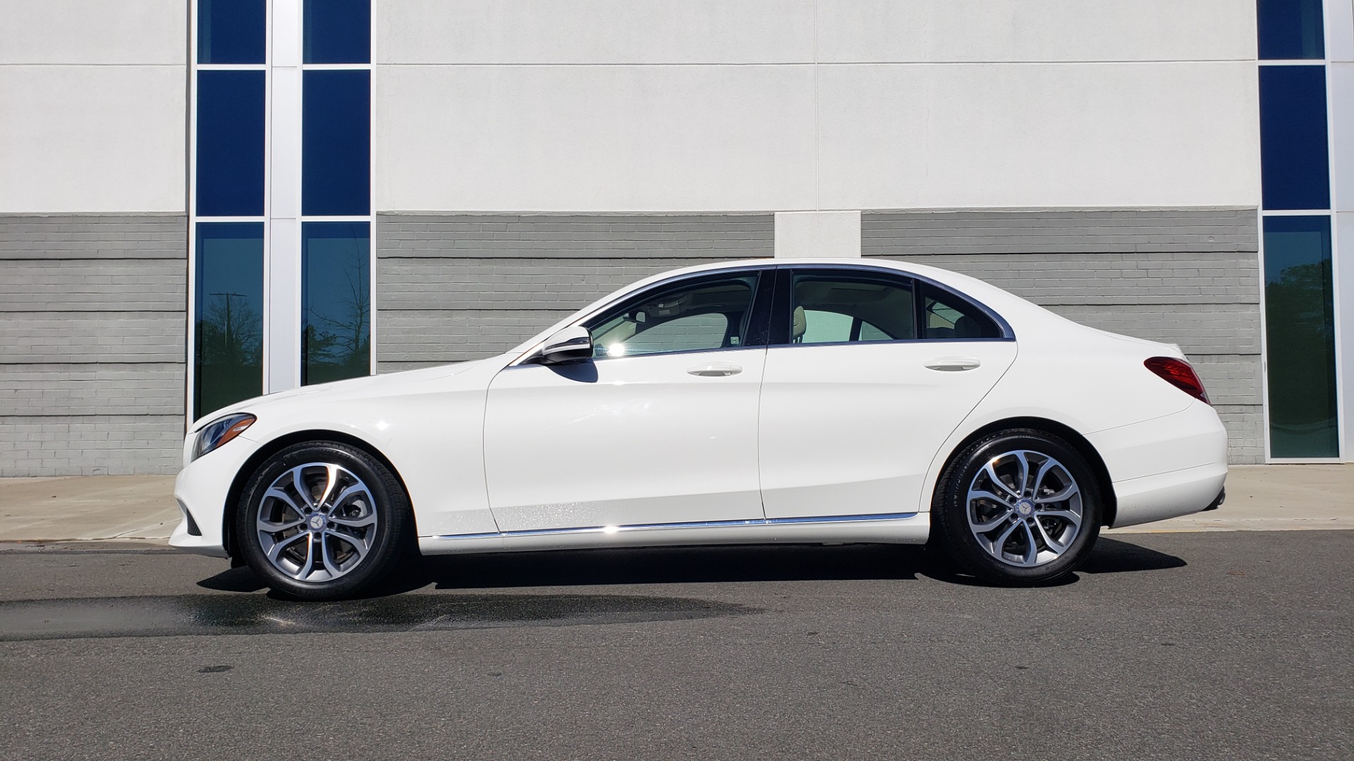Used 2017 Mercedes-Benz C-CLASS C300 / 2.0L / 7-SPD AUTO / BSA / PANO-ROOF / REARVIEW for sale Sold at Formula Imports in Charlotte NC 28227 2