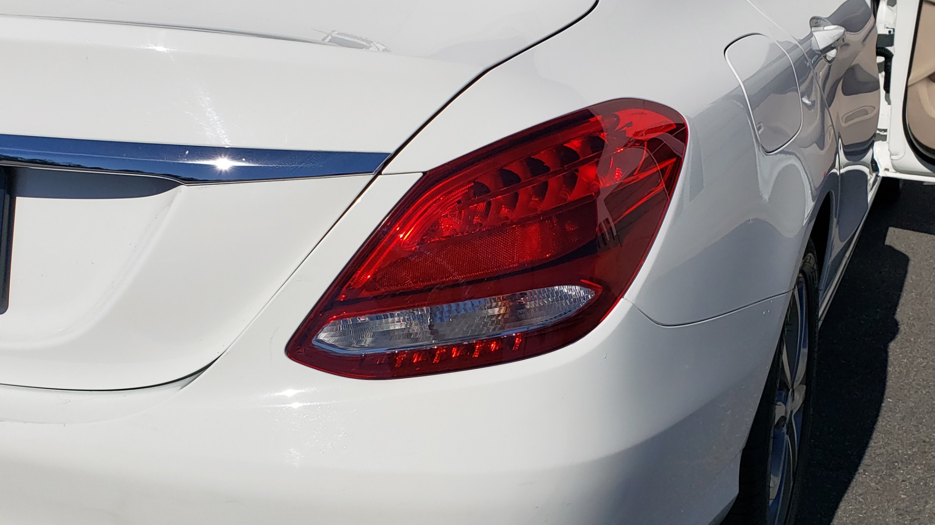 Used 2017 Mercedes-Benz C-CLASS C300 / 2.0L / 7-SPD AUTO / BSA / PANO-ROOF / REARVIEW for sale Sold at Formula Imports in Charlotte NC 28227 25
