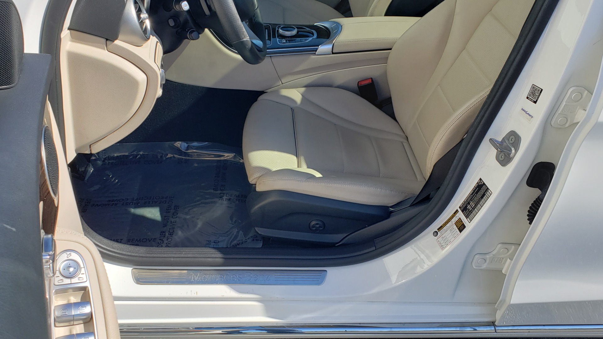 Used 2017 Mercedes-Benz C-CLASS C300 / 2.0L / 7-SPD AUTO / BSA / PANO-ROOF / REARVIEW for sale Sold at Formula Imports in Charlotte NC 28227 29