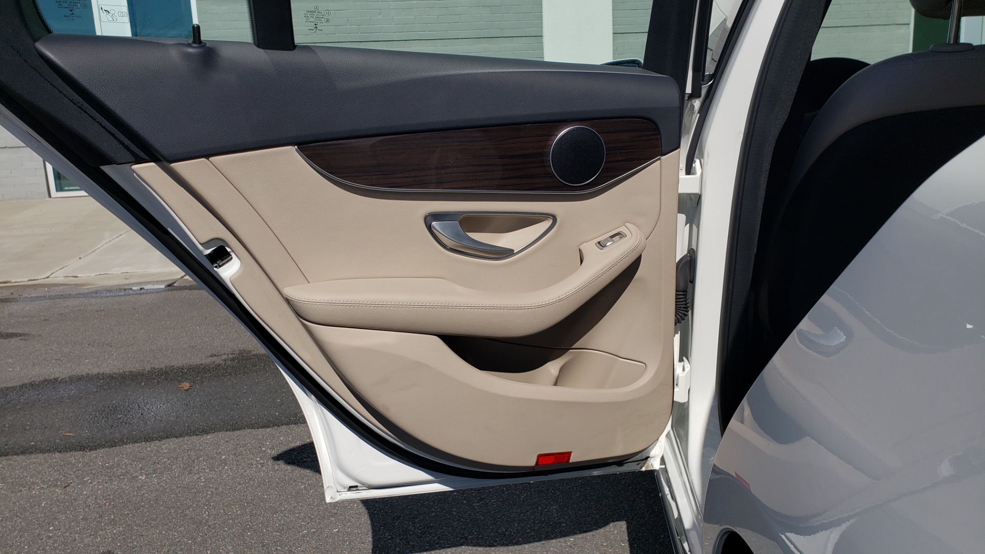 Used 2017 Mercedes-Benz C-CLASS C300 / 2.0L / 7-SPD AUTO / BSA / PANO-ROOF / REARVIEW for sale Sold at Formula Imports in Charlotte NC 28227 52