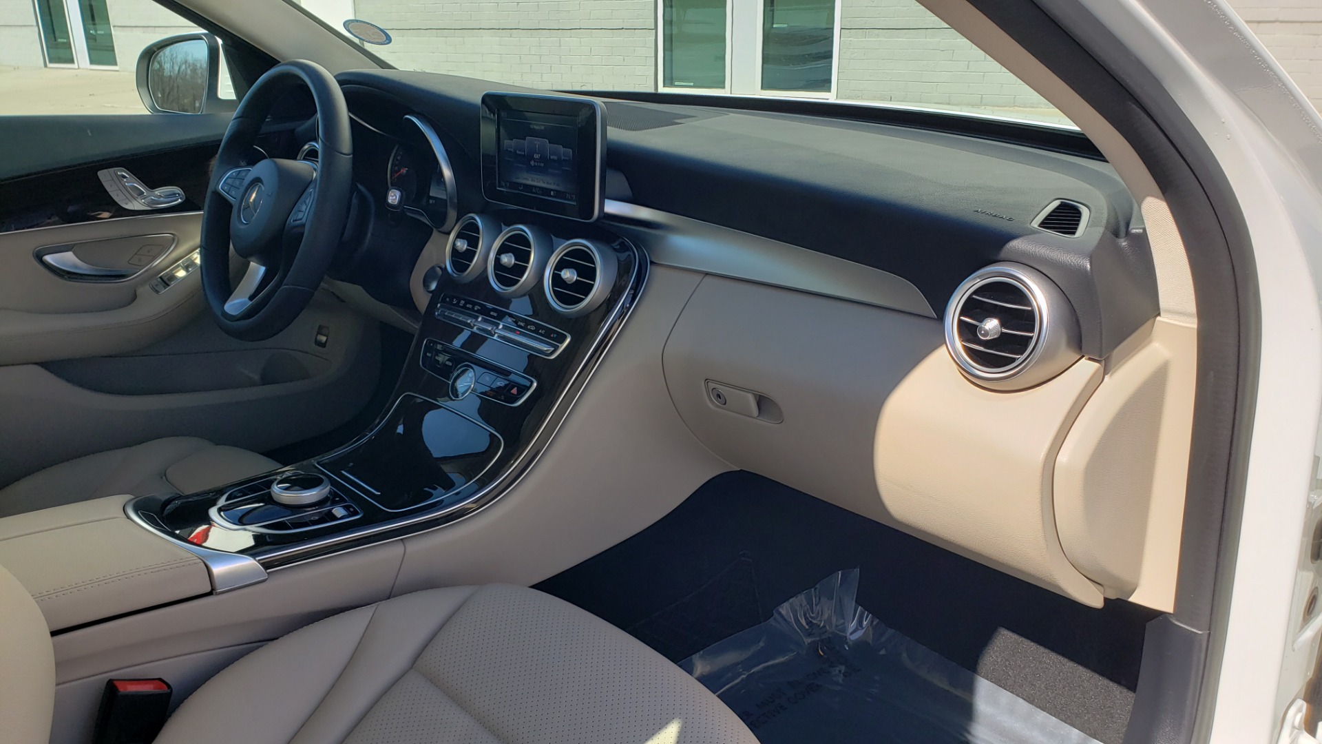 Used 2017 Mercedes-Benz C-CLASS C300 / 2.0L / 7-SPD AUTO / BSA / PANO-ROOF / REARVIEW for sale Sold at Formula Imports in Charlotte NC 28227 60