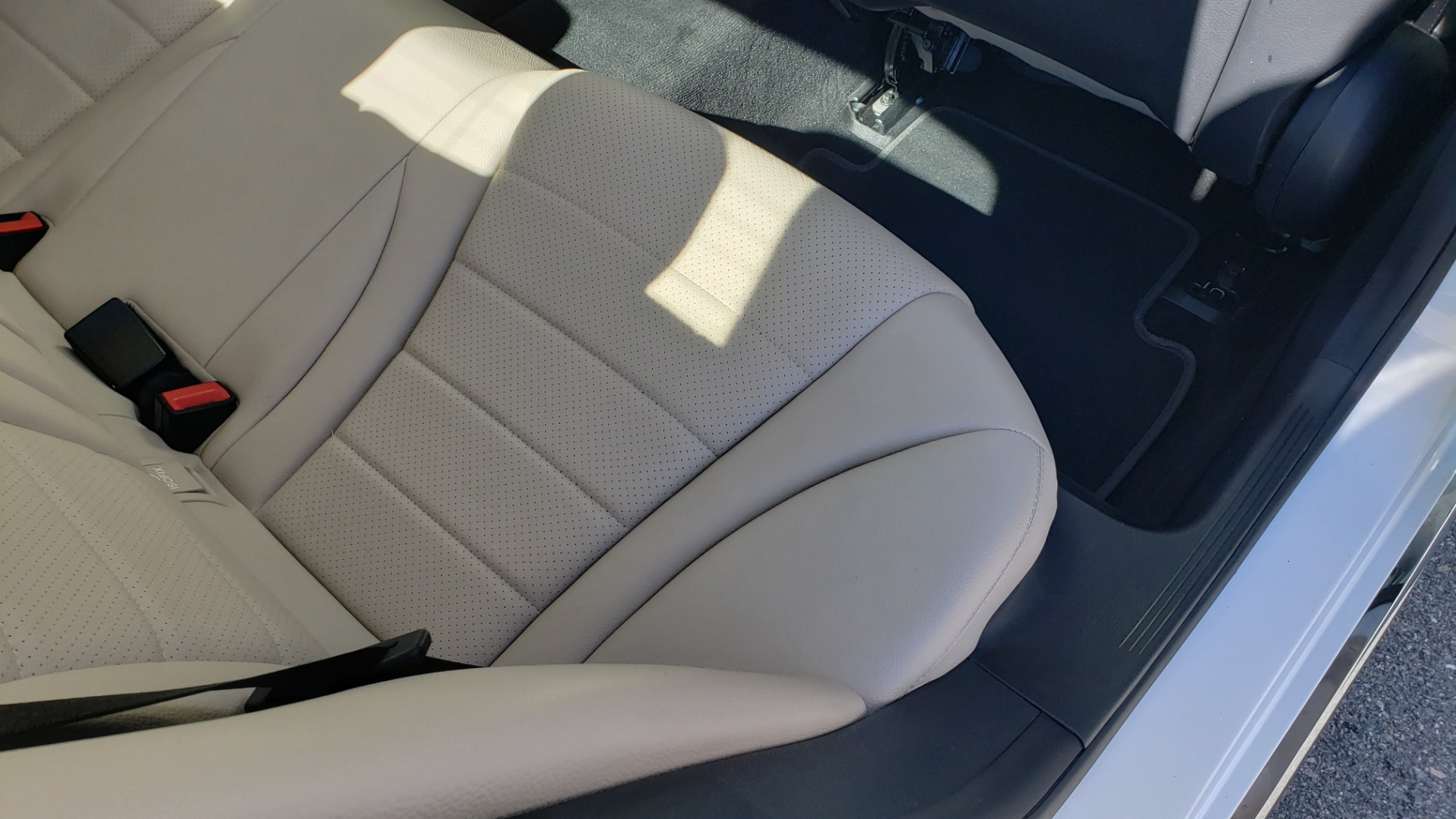Used 2017 Mercedes-Benz C-CLASS C300 / 2.0L / 7-SPD AUTO / BSA / PANO-ROOF / REARVIEW for sale Sold at Formula Imports in Charlotte NC 28227 65