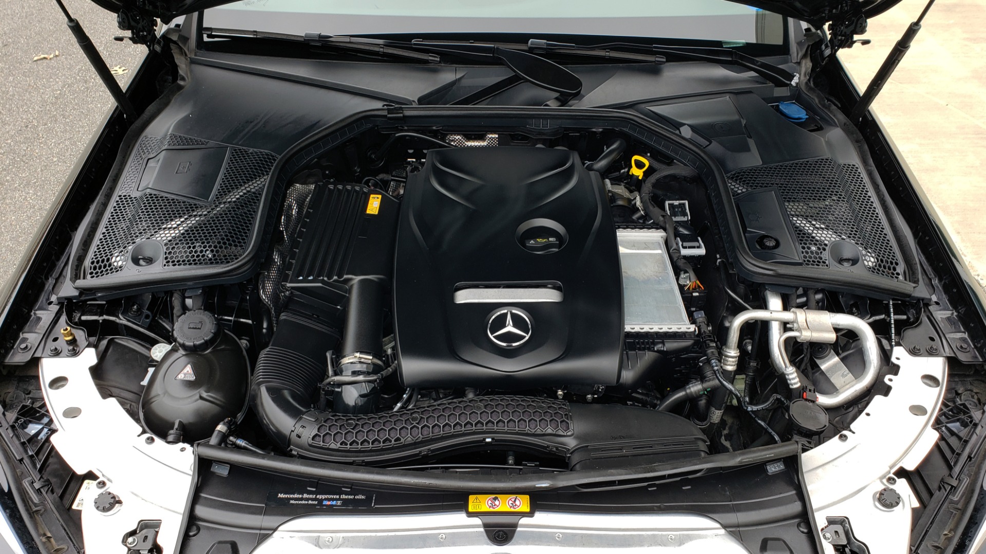 Used 2018 Mercedes-Benz C-CLASS C 300 PREMIUM / 2.0L TURBO / PANO-ROOF / KEYLESS-GO / REARVIEW for sale Sold at Formula Imports in Charlotte NC 28227 10