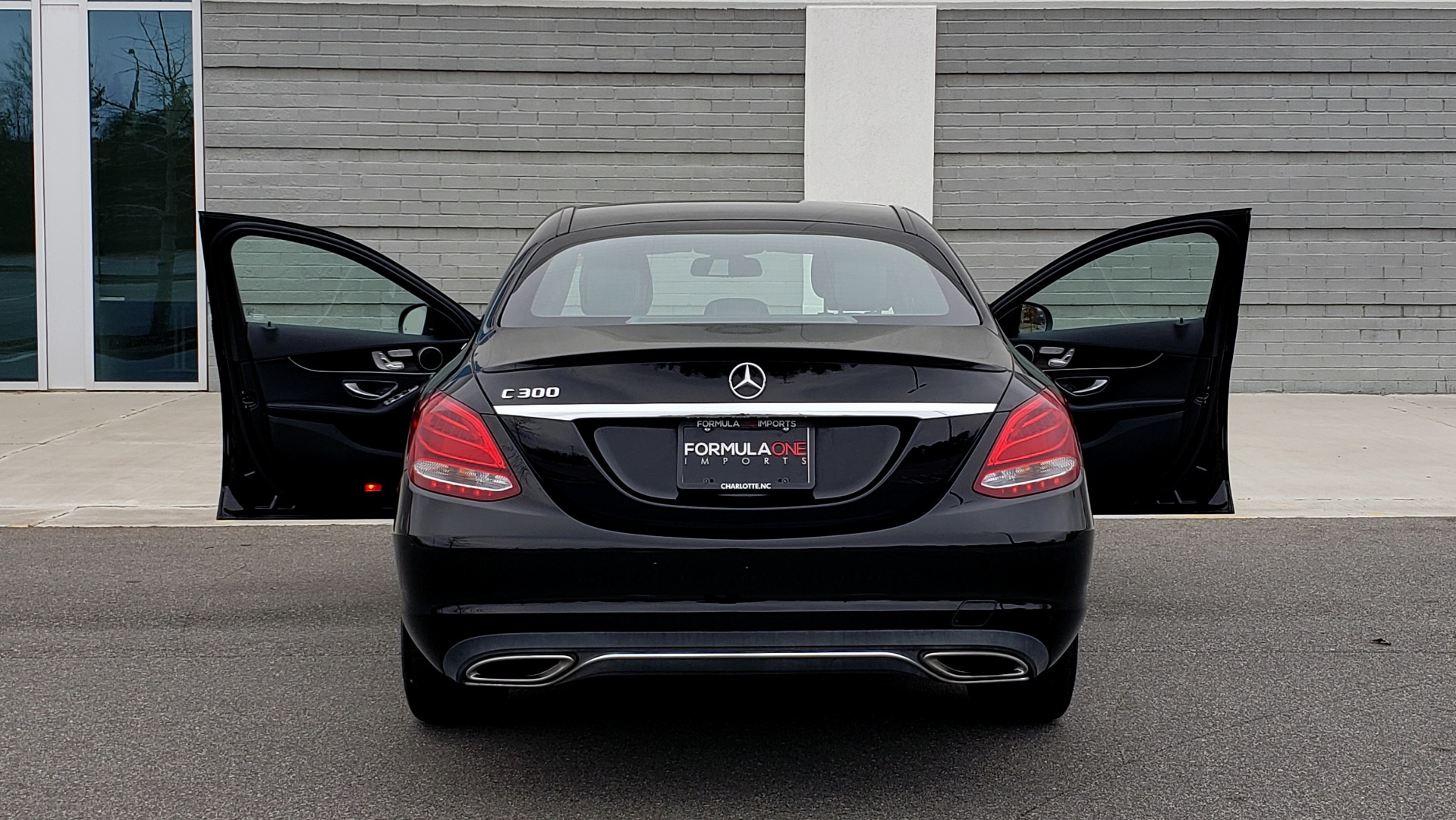 Used 2018 Mercedes-Benz C-CLASS C 300 PREMIUM / 2.0L TURBO / PANO-ROOF / KEYLESS-GO / REARVIEW for sale Sold at Formula Imports in Charlotte NC 28227 19