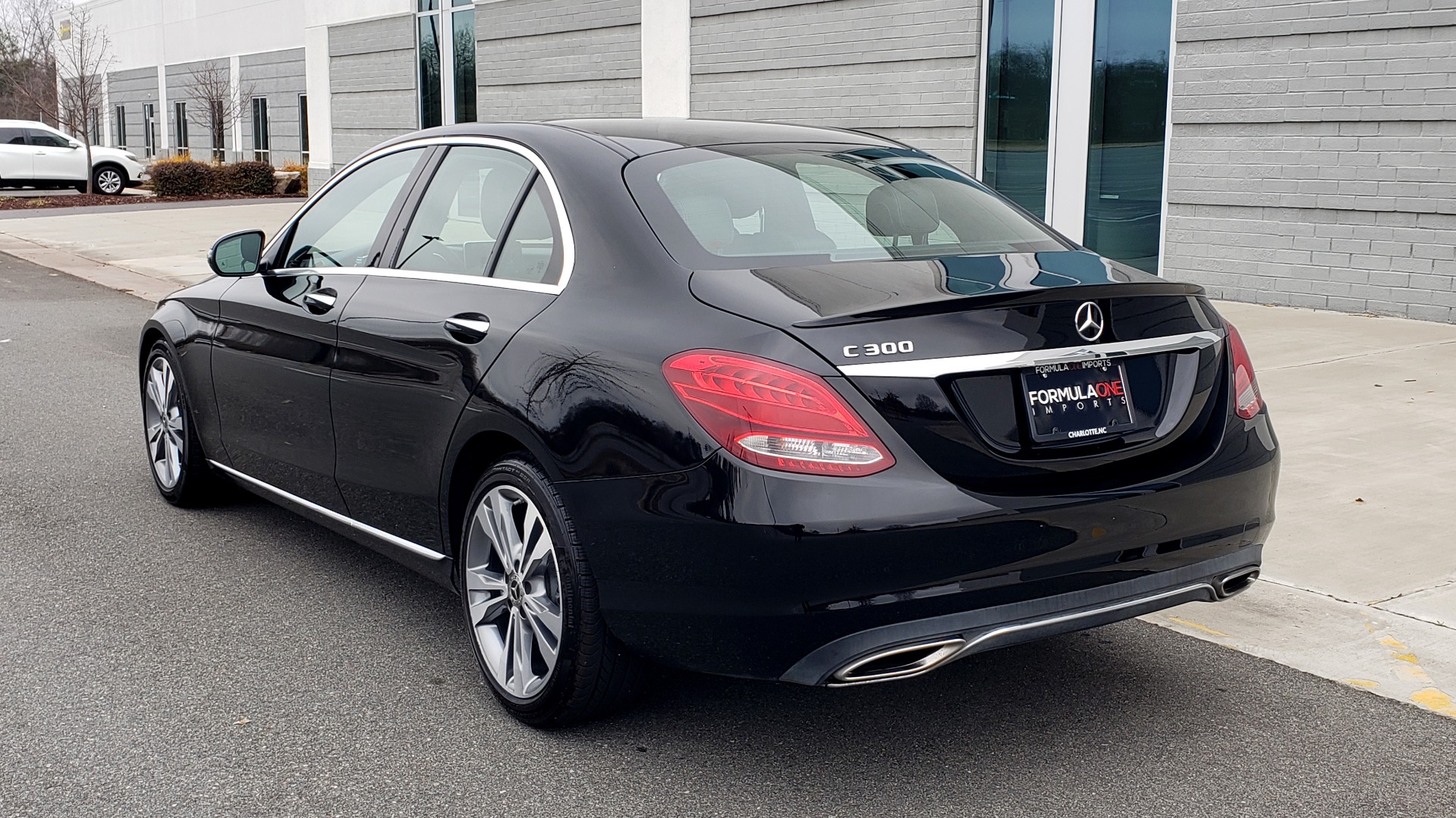 Used 2018 Mercedes-Benz C-CLASS C 300 PREMIUM / 2.0L TURBO / PANO-ROOF / KEYLESS-GO / REARVIEW for sale Sold at Formula Imports in Charlotte NC 28227 3