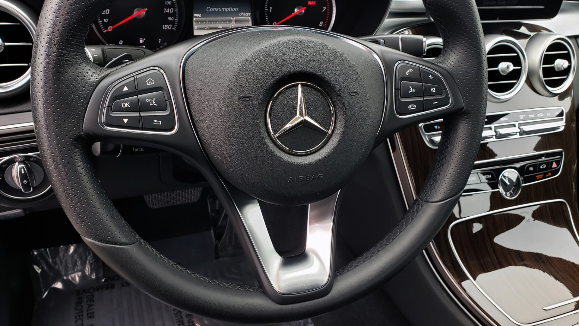 Used 2018 Mercedes-Benz C-CLASS C 300 PREMIUM / 2.0L TURBO / PANO-ROOF / KEYLESS-GO / REARVIEW for sale Sold at Formula Imports in Charlotte NC 28227 32