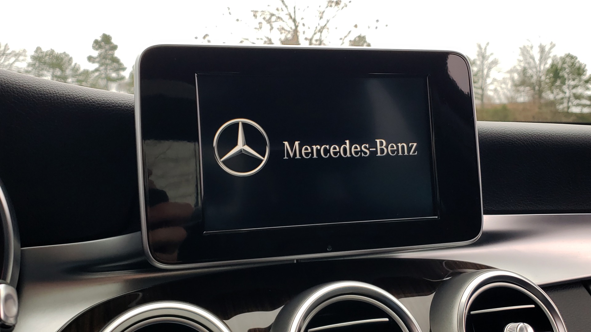 Used 2018 Mercedes-Benz C-CLASS C 300 PREMIUM / 2.0L TURBO / PANO-ROOF / KEYLESS-GO / REARVIEW for sale Sold at Formula Imports in Charlotte NC 28227 43