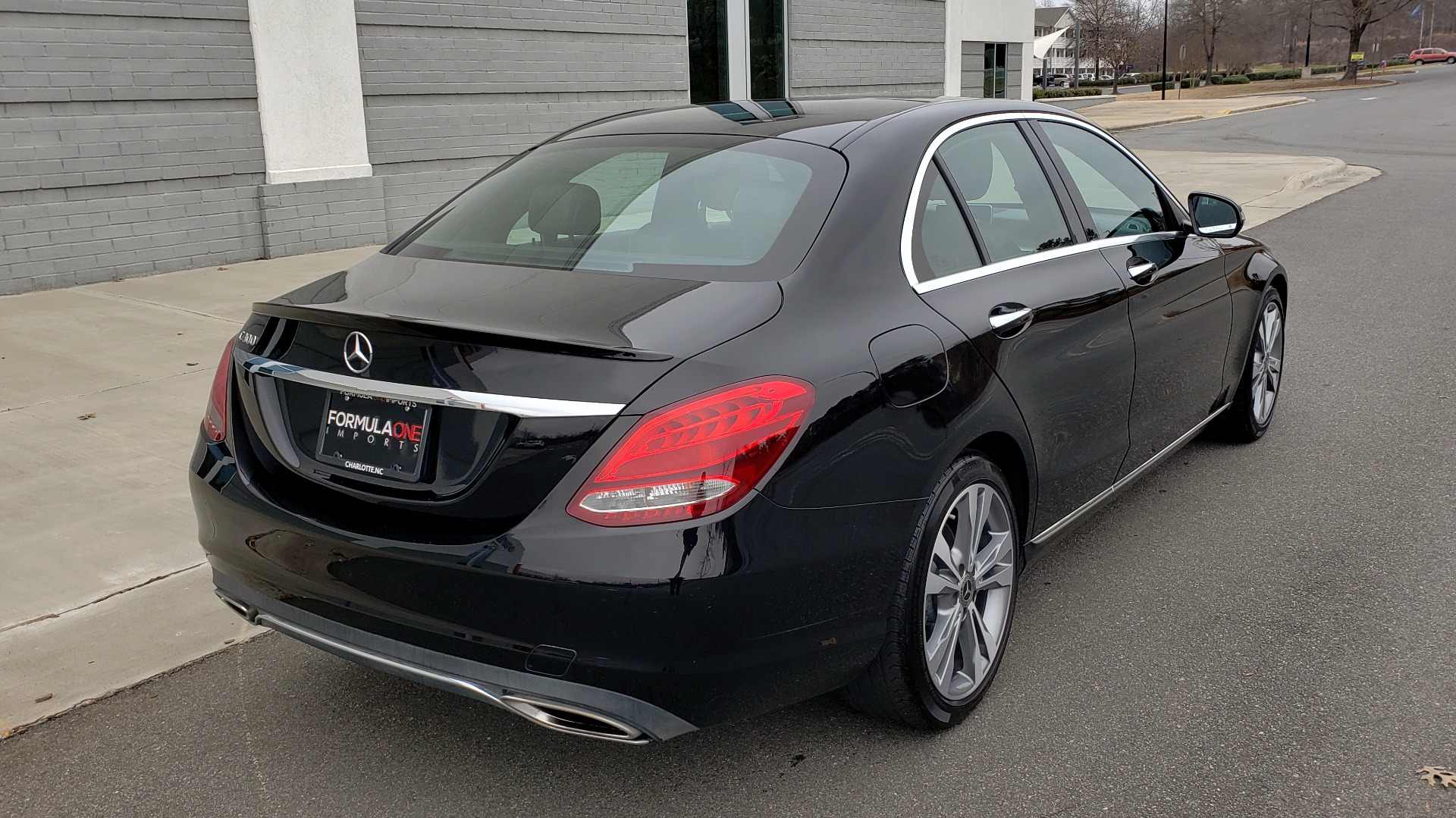 Used 2018 Mercedes-Benz C-CLASS C 300 PREMIUM / 2.0L TURBO / PANO-ROOF / KEYLESS-GO / REARVIEW for sale Sold at Formula Imports in Charlotte NC 28227 6