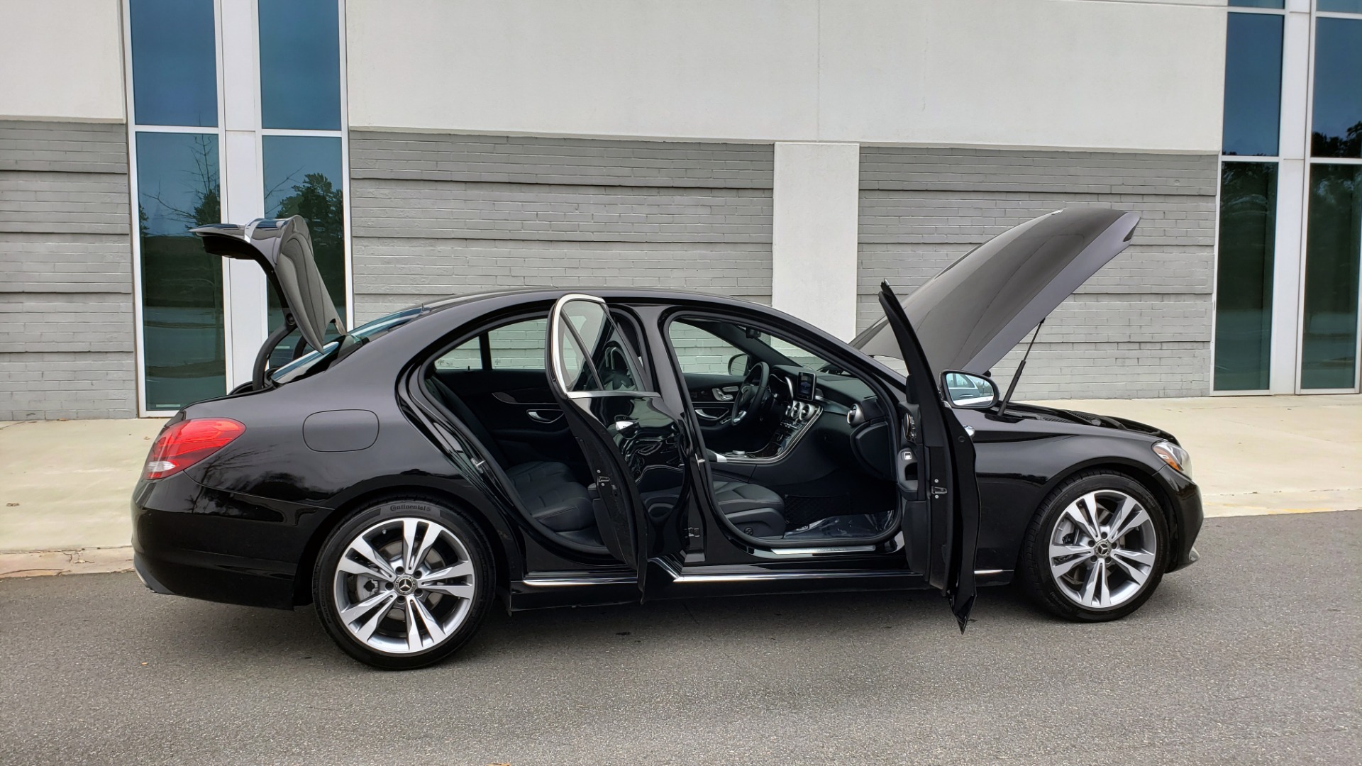 Used 2018 Mercedes-Benz C-CLASS C 300 PREMIUM / 2.0L TURBO / PANO-ROOF / KEYLESS-GO / REARVIEW for sale Sold at Formula Imports in Charlotte NC 28227 9